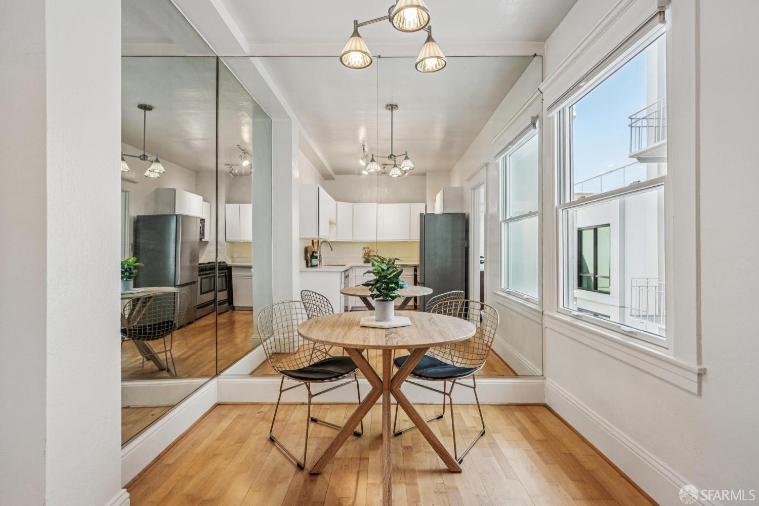 Photo #5: 425060294 Listing 