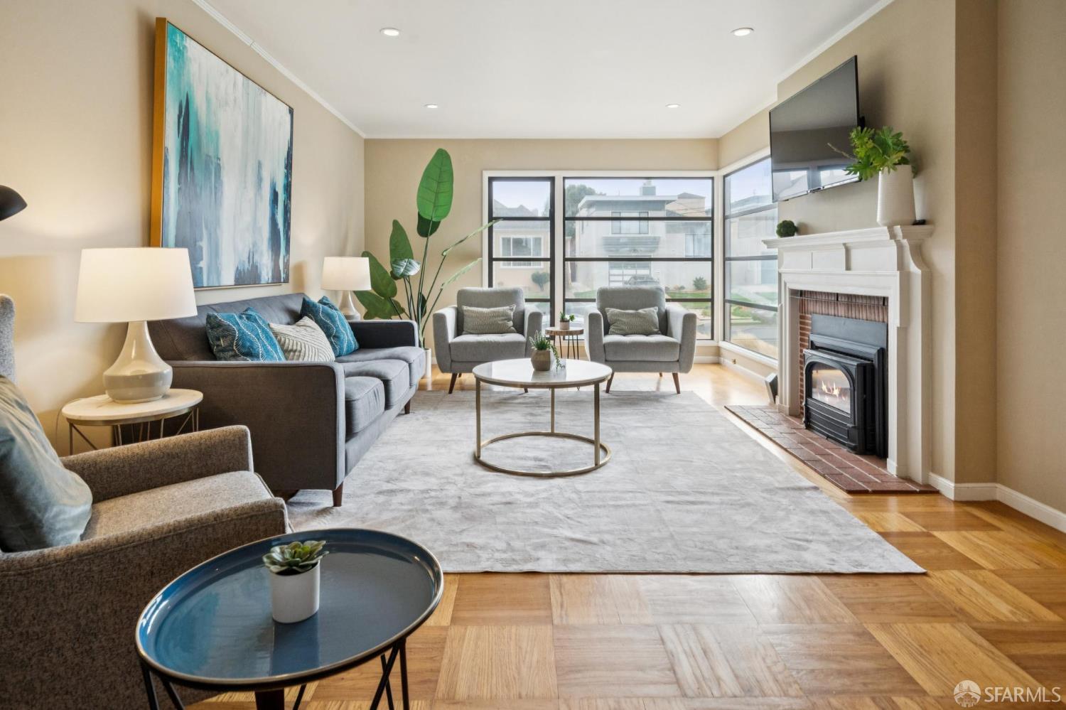Detail Gallery Image 8 of 50 For 36 Eastgate Dr, Daly City,  CA 94015 - 2 Beds | 1/1 Baths
