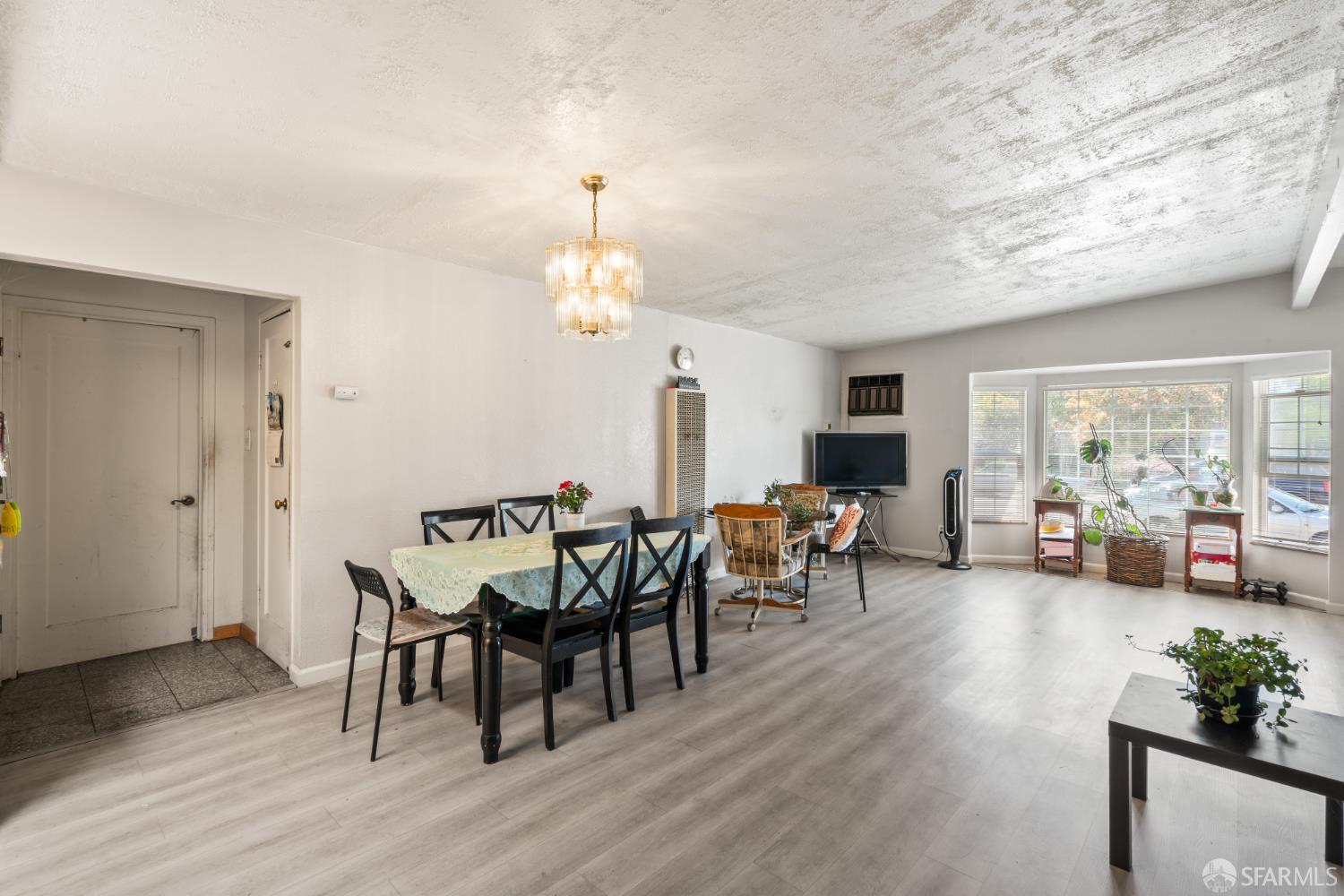 Detail Gallery Image 8 of 40 For 782 Manzanita Ave, Sunnyvale,  CA 94085 - 4 Beds | 2 Baths