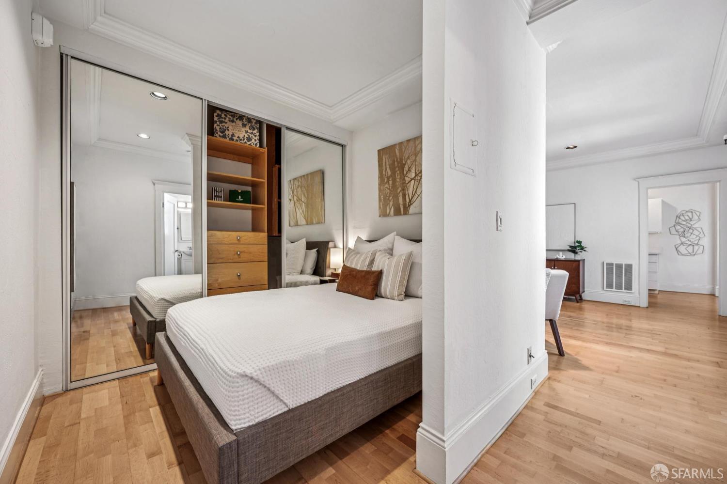 Photo #6: 425060294 Listing 