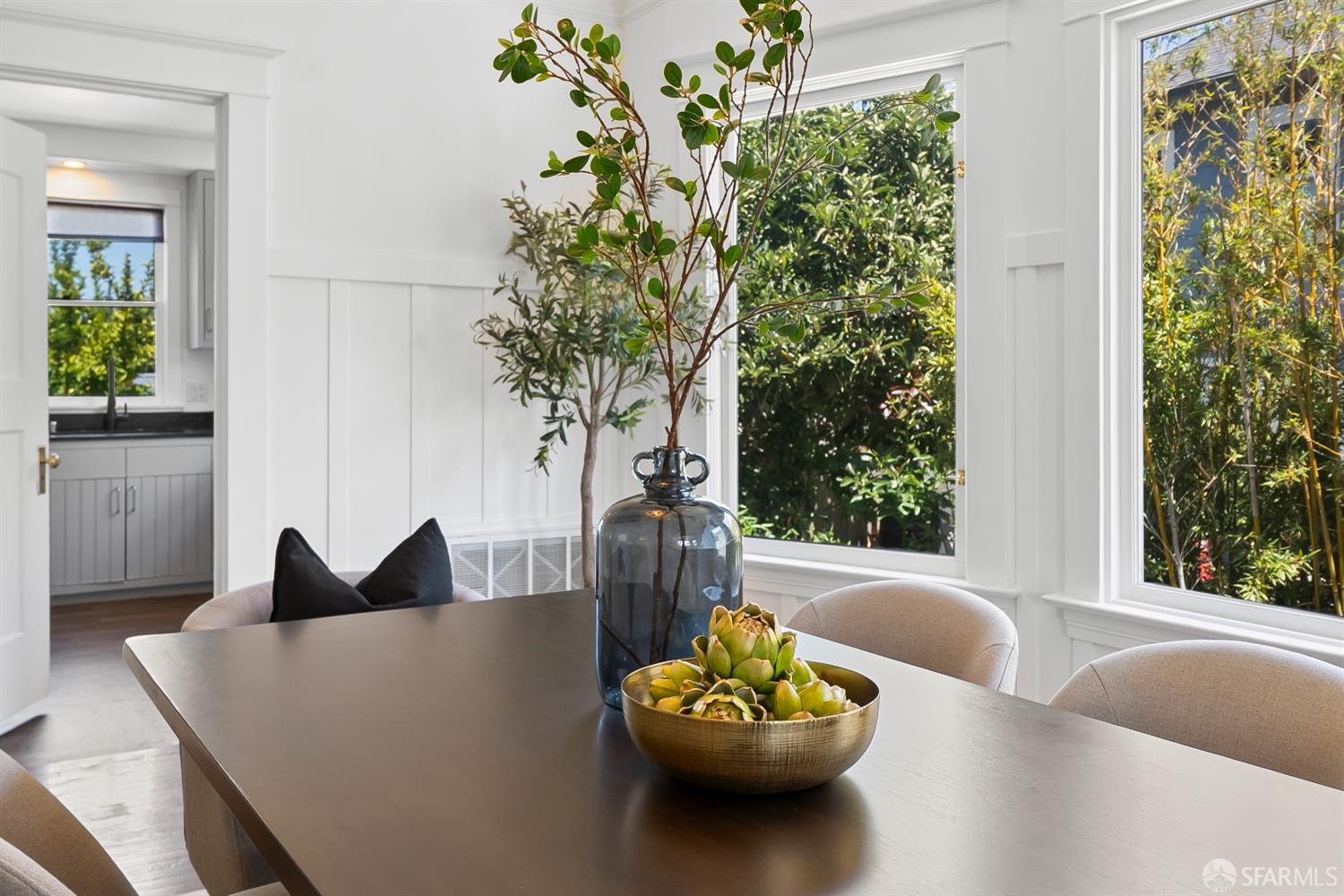 Detail Gallery Image 9 of 41 For 720 61st St, Oakland,  CA 94609 - 5 Beds | 3 Baths