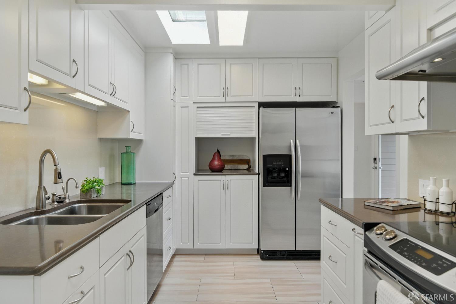 Detail Gallery Image 22 of 41 For 29 Cameo Way, San Francisco,  CA 94131 - 4 Beds | 2/1 Baths