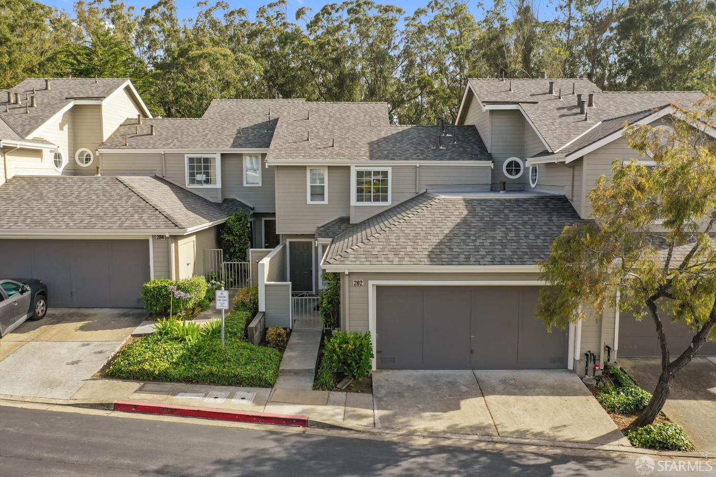 Detail Gallery Image 2 of 43 For 282 Greenview Dr, Daly City,  CA 94014 - 2 Beds | 3 Baths