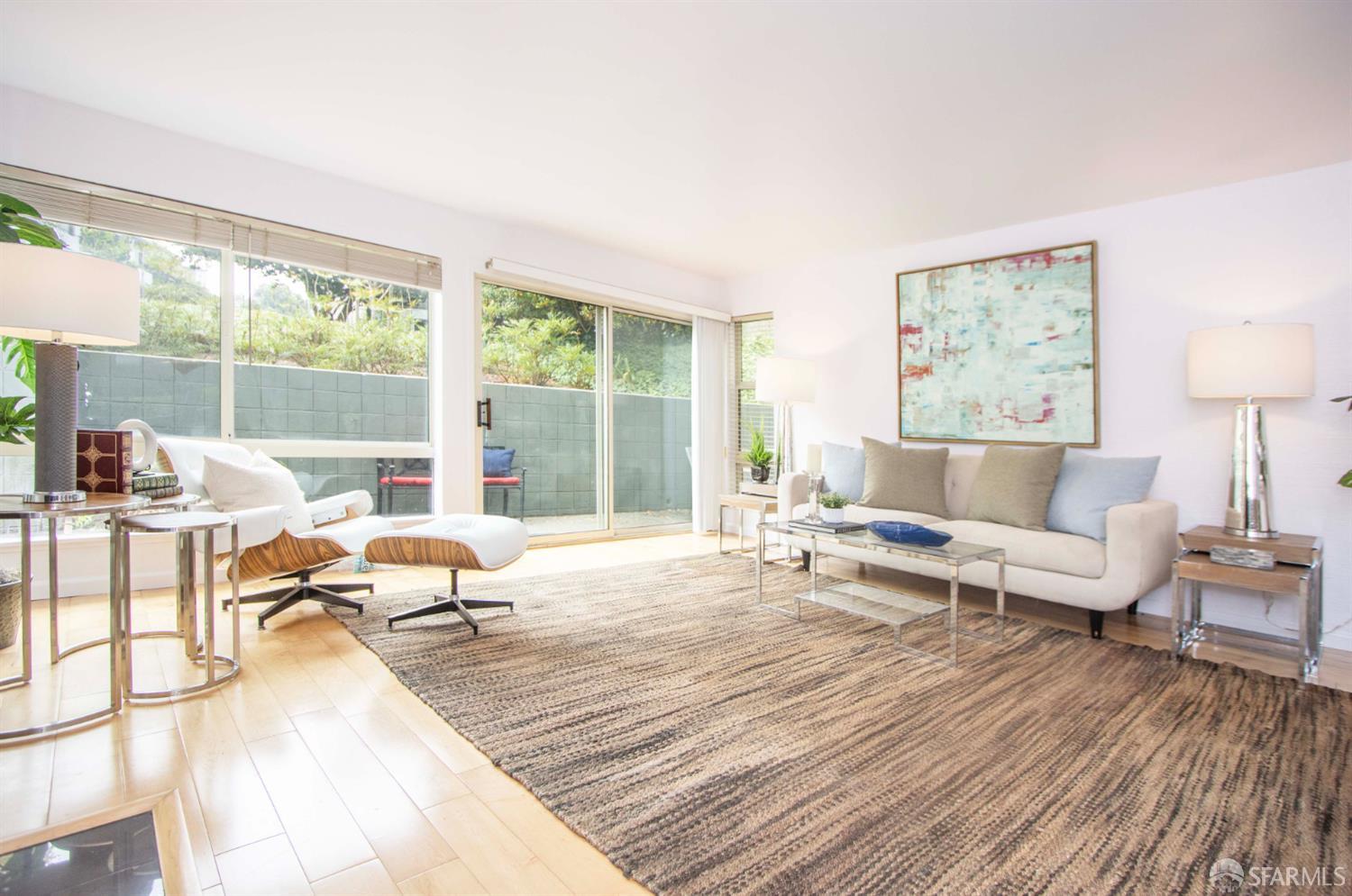 Photo #2: 425060217 Listing 