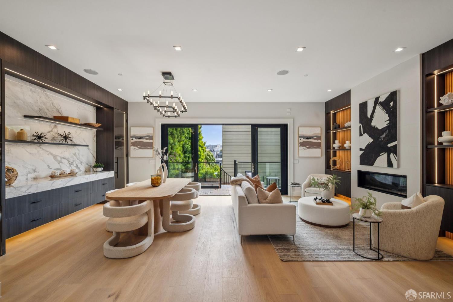 Detail Gallery Image 5 of 46 For 1910 Baker St, San Francisco,  CA 94115 - 5 Beds | 5/1 Baths