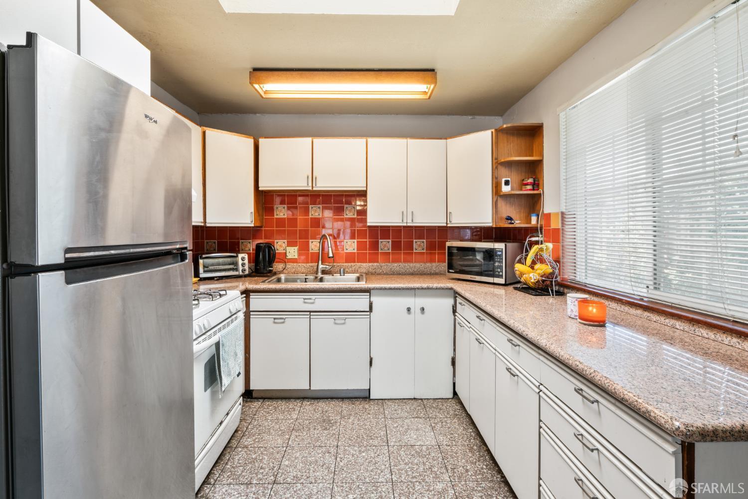 Detail Gallery Image 10 of 40 For 782 Manzanita Ave, Sunnyvale,  CA 94085 - 4 Beds | 2 Baths