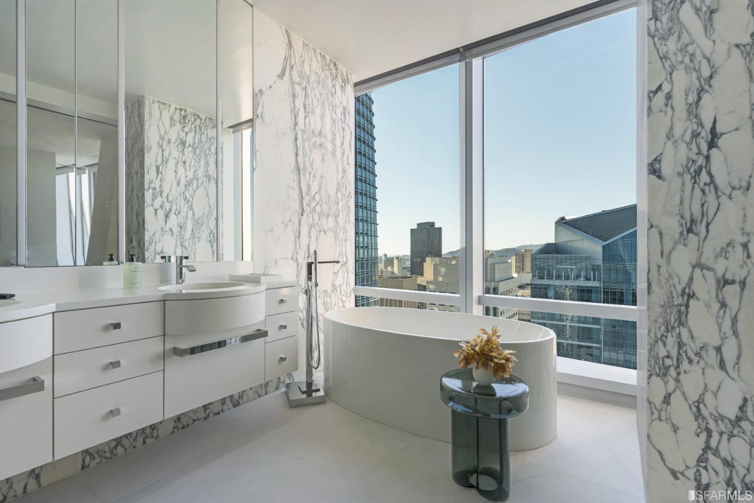 Photo #6: 425061754 Listing 