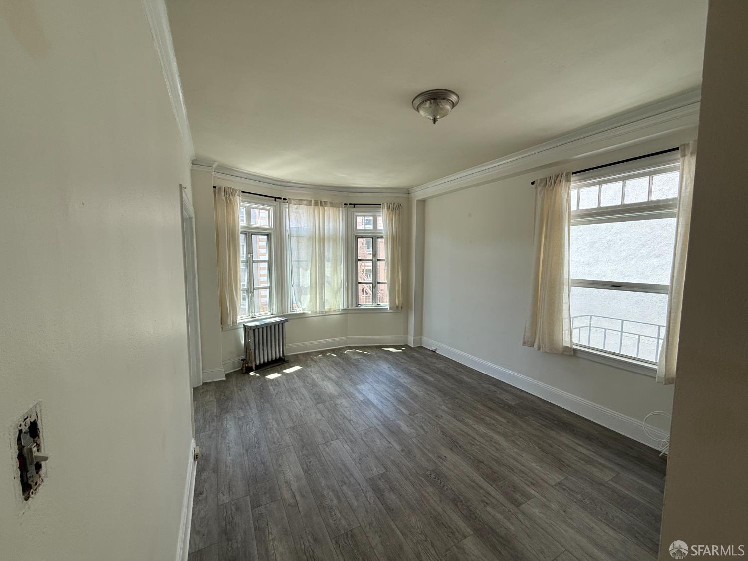 Detail Gallery Image 1 of 10 For 810 Hyde St #405,  San Francisco,  CA 94109 - 0 Beds | 1 Baths