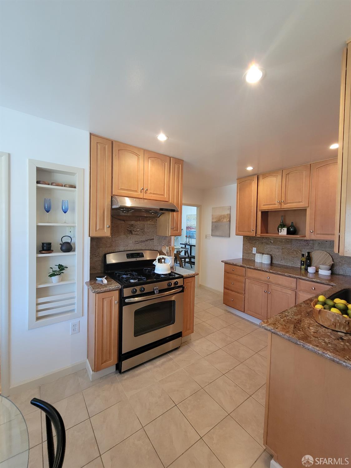 Detail Gallery Image 3 of 29 For 14850 Donna St, San Leandro,  CA 94578 - 3 Beds | 1/1 Baths