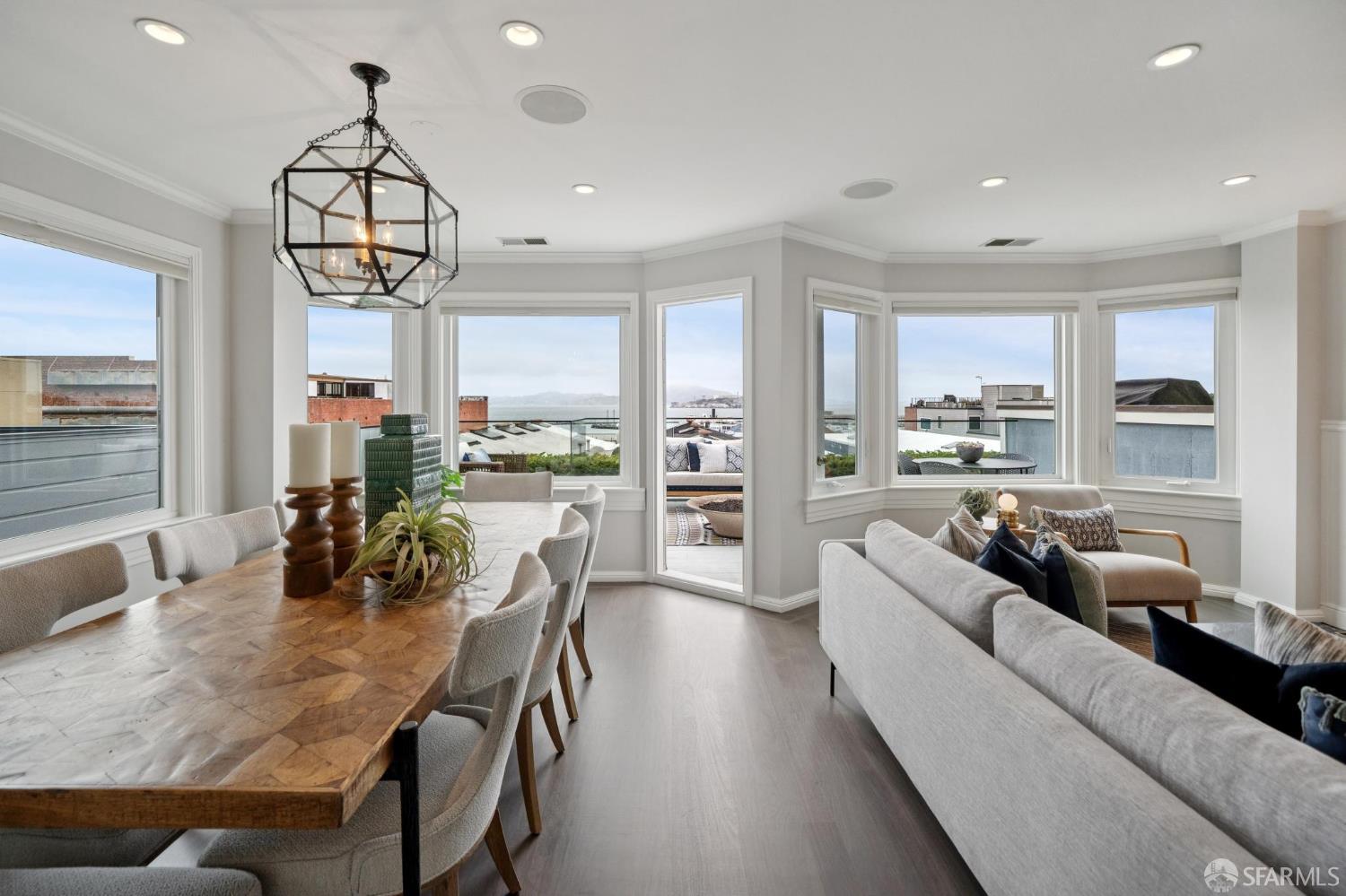 Detail Gallery Image 11 of 82 For 844 North Point St, San Francisco,  CA 94109 - 2 Beds | 2 Baths