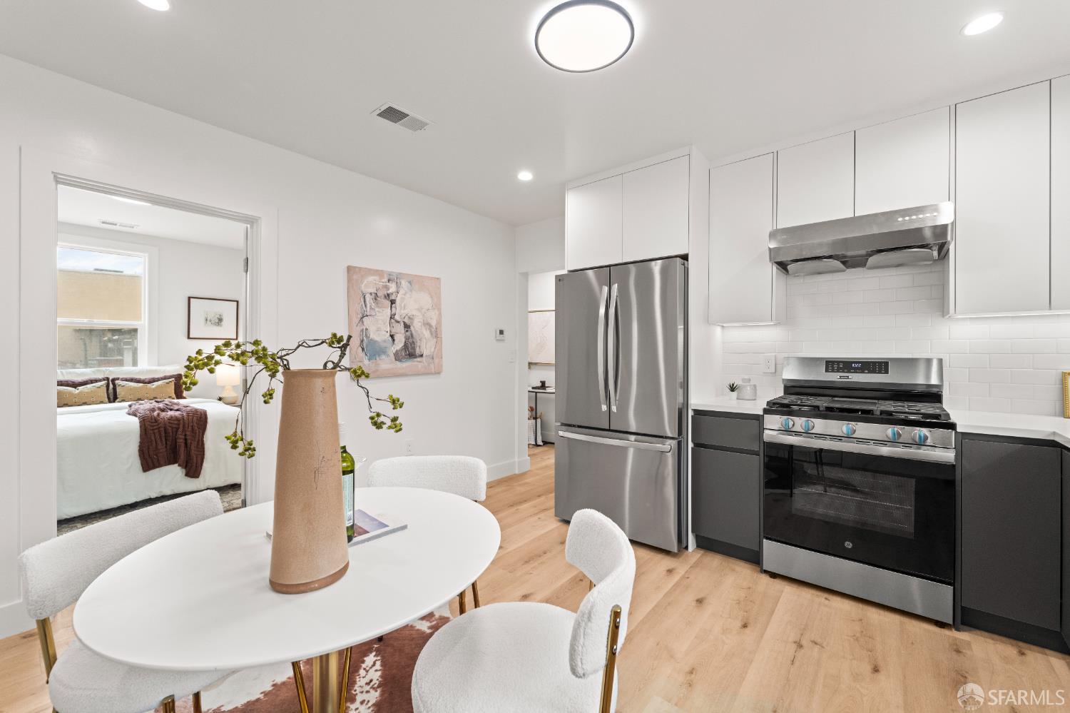 Detail Gallery Image 9 of 59 For 611 Hillside Blvd, Daly City,  CA 94014 - 4 Beds | 2 Baths