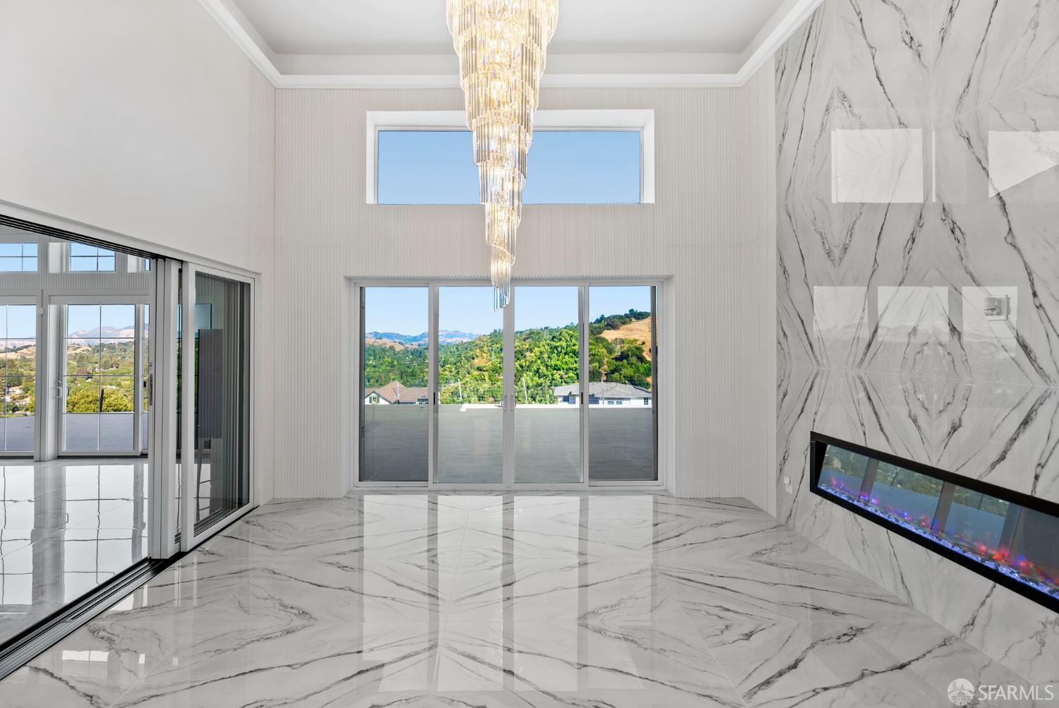 Detail Gallery Image 13 of 57 For 37 Big Rock Rd, Orinda,  CA 94563 - 5 Beds | 3/1 Baths