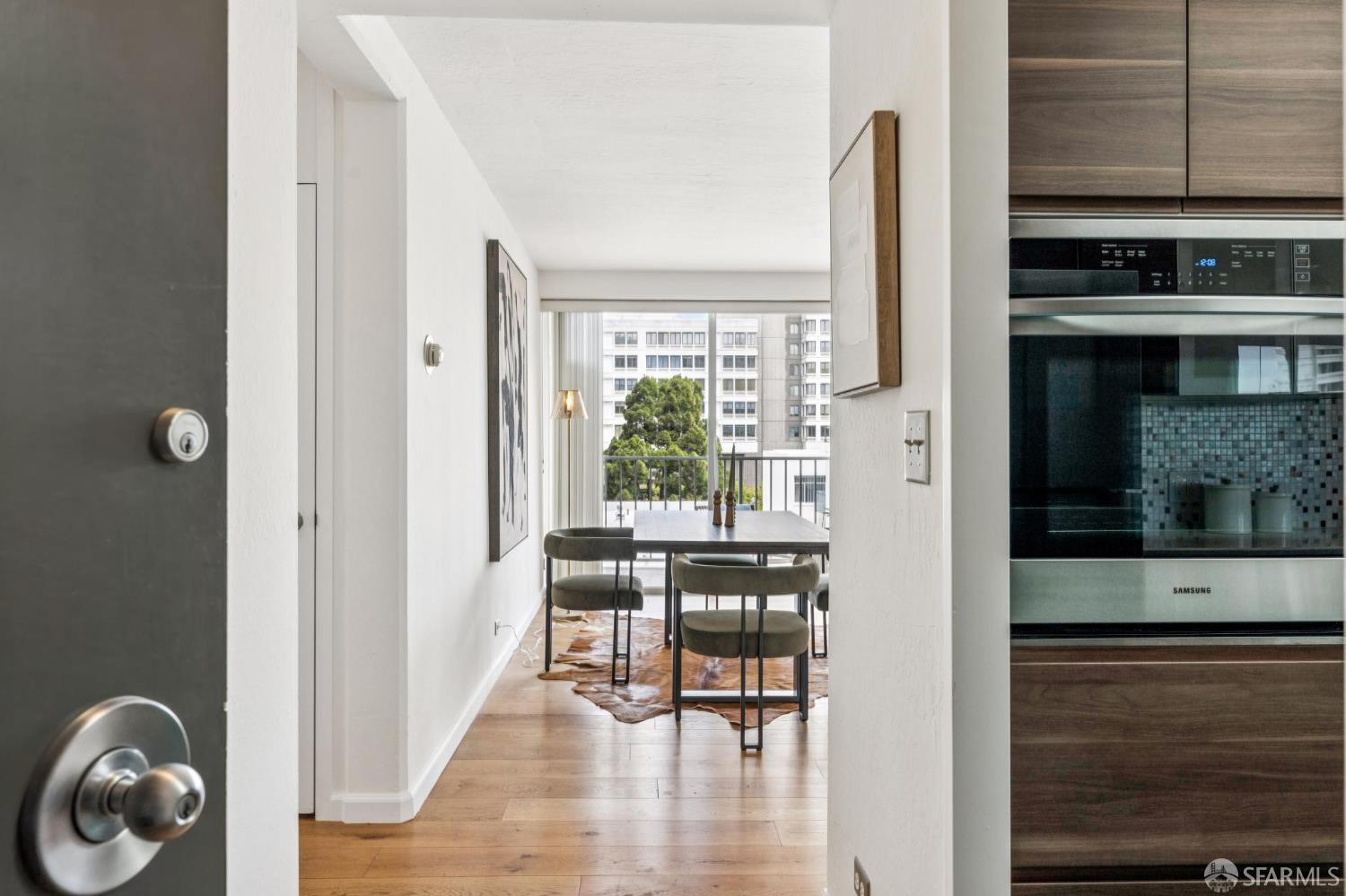 Photo #6: 425062238 Listing 