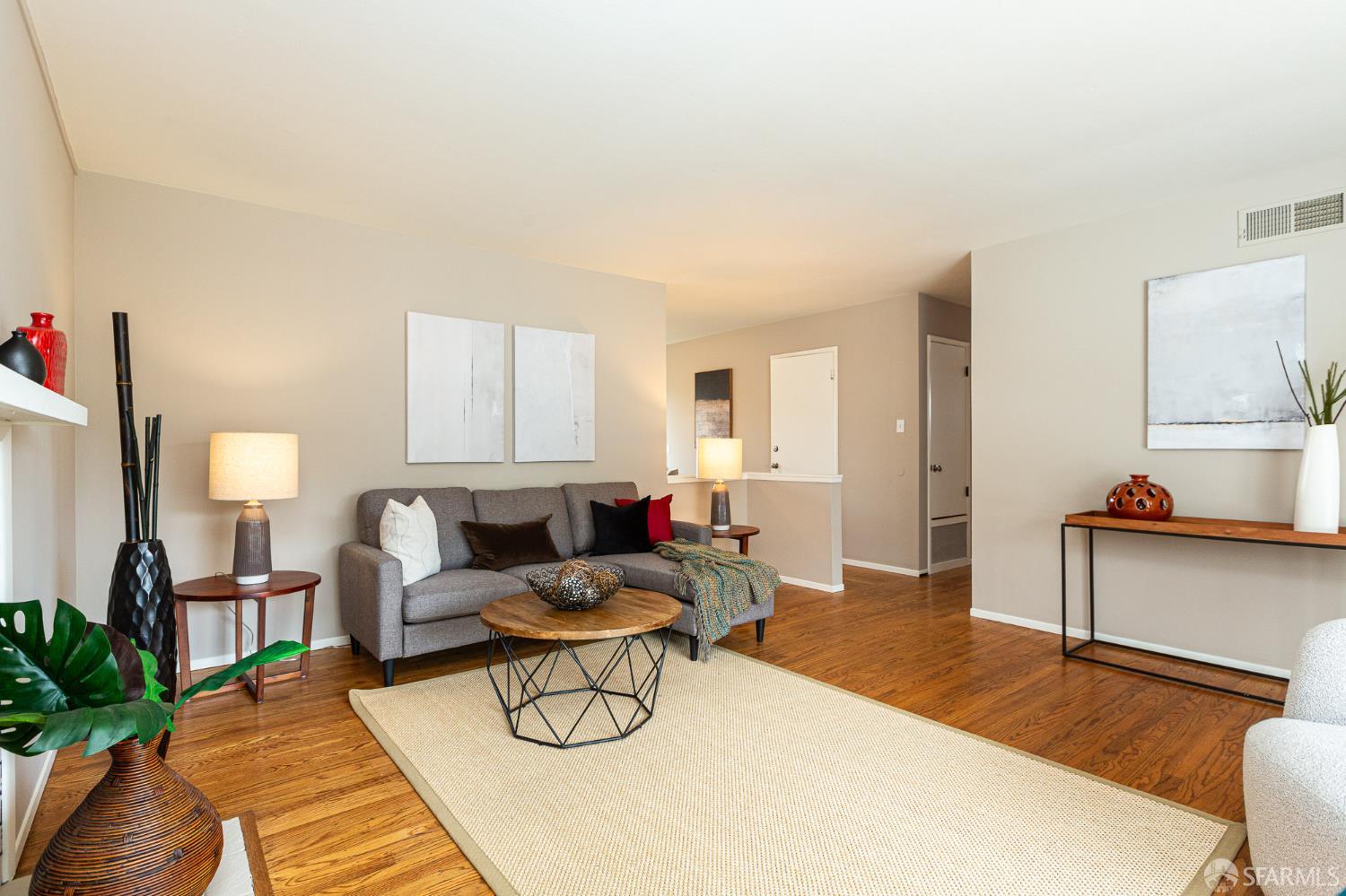 Detail Gallery Image 4 of 23 For 3811 Madera Way, San Bruno,  CA 94066 - 3 Beds | 2 Baths