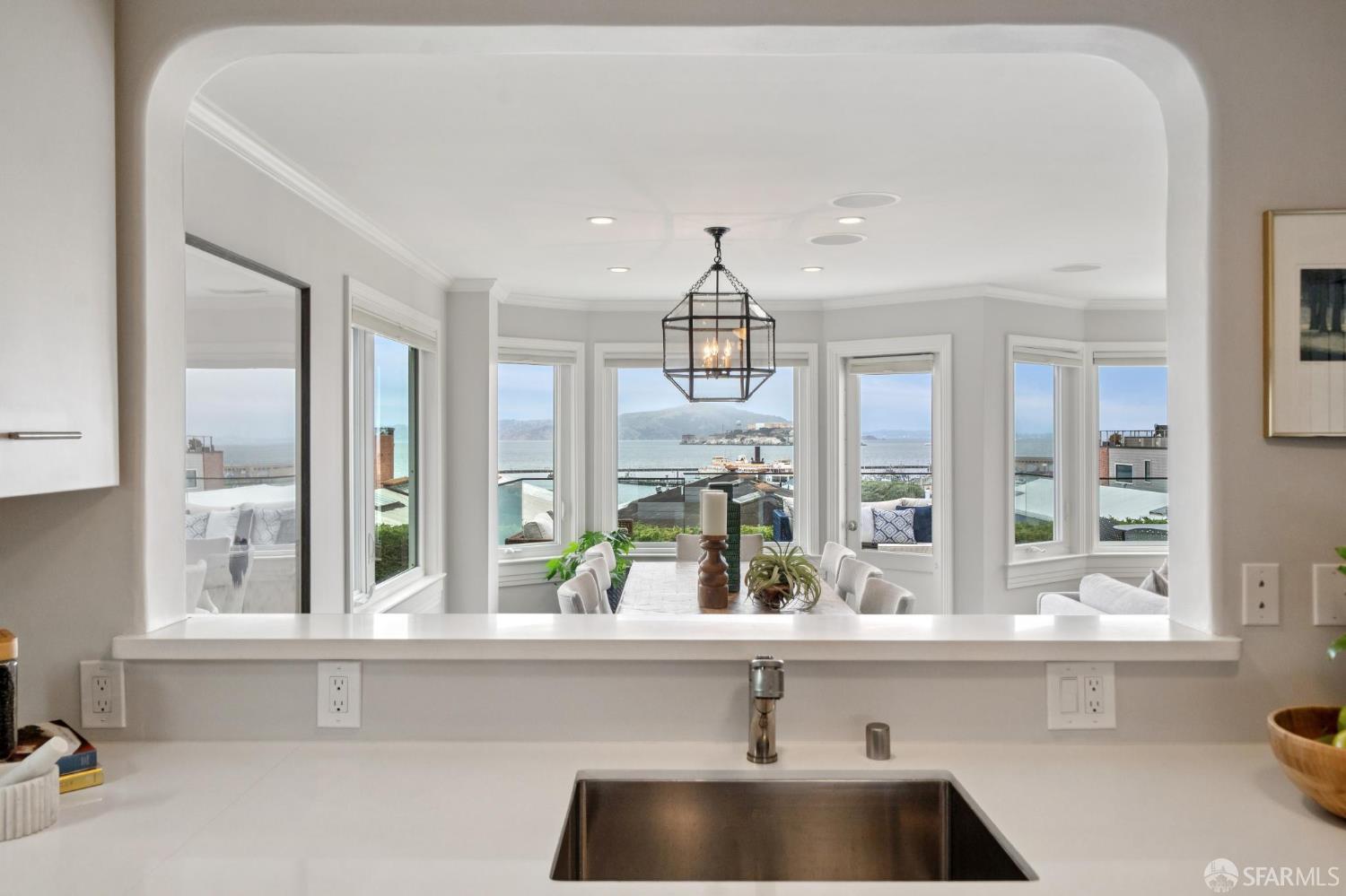 Detail Gallery Image 24 of 82 For 844 North Point St, San Francisco,  CA 94109 - 2 Beds | 2 Baths
