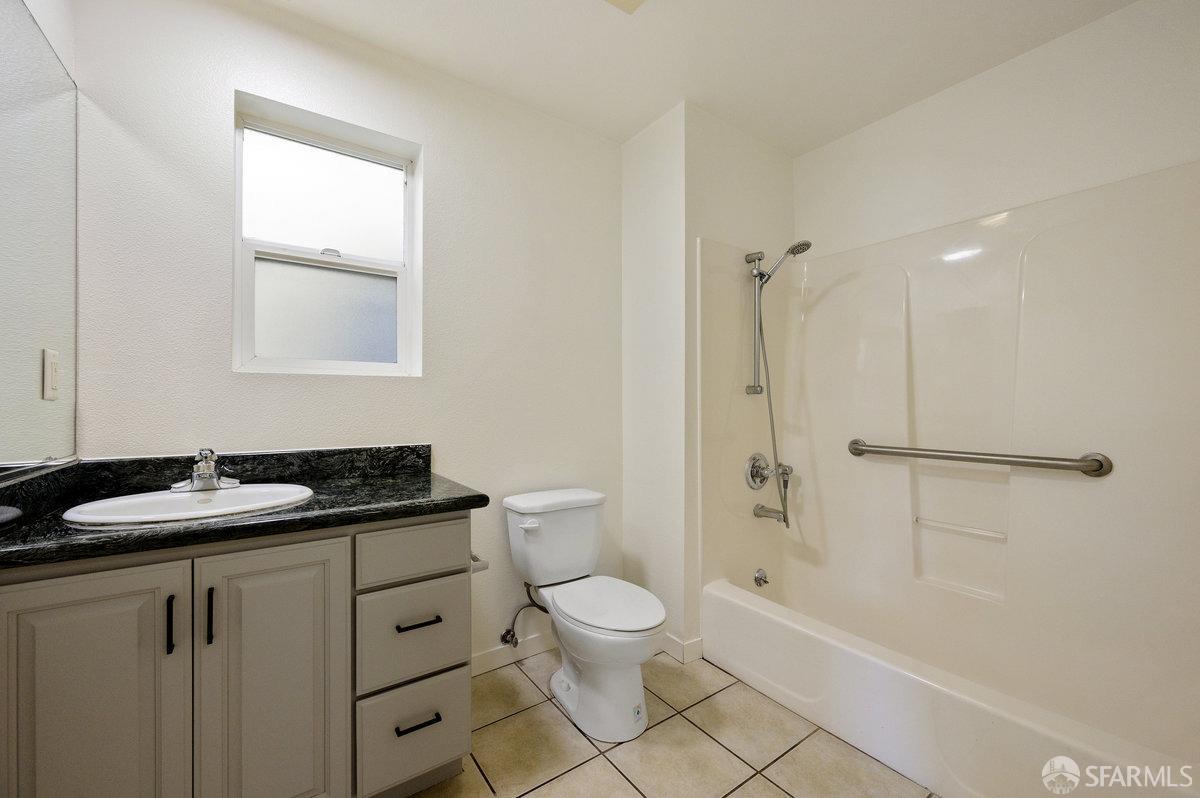 Detail Gallery Image 8 of 22 For 901 Bayshore Blvd #307,  San Francisco,  CA 94124 - 2 Beds | 2 Baths