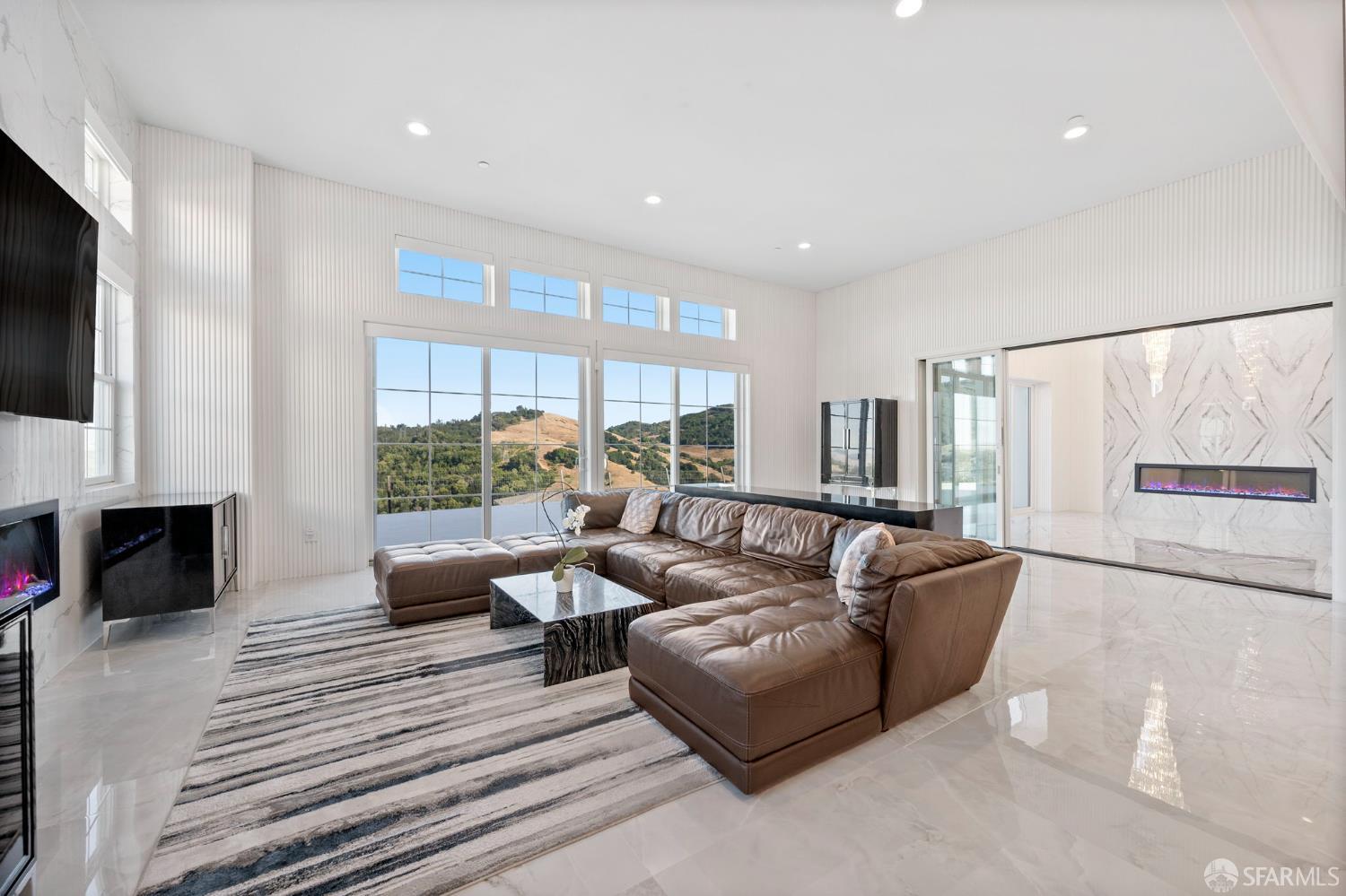 Detail Gallery Image 12 of 57 For 37 Big Rock Rd, Orinda,  CA 94563 - 5 Beds | 3/1 Baths