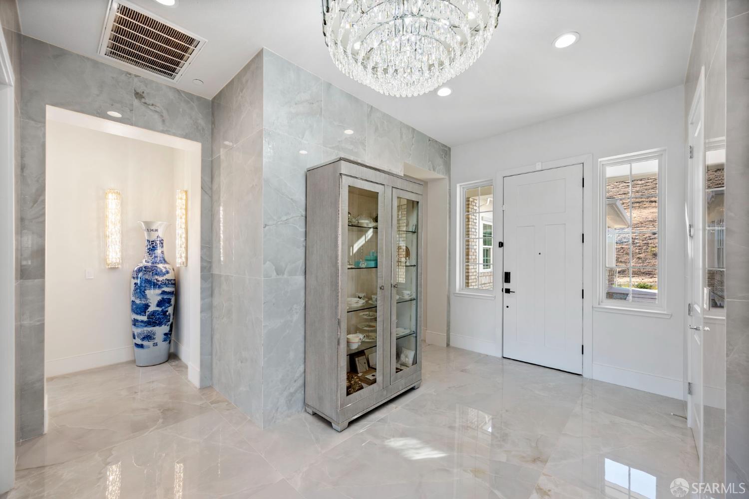 Detail Gallery Image 7 of 57 For 37 Big Rock Rd, Orinda,  CA 94563 - 5 Beds | 3/1 Baths