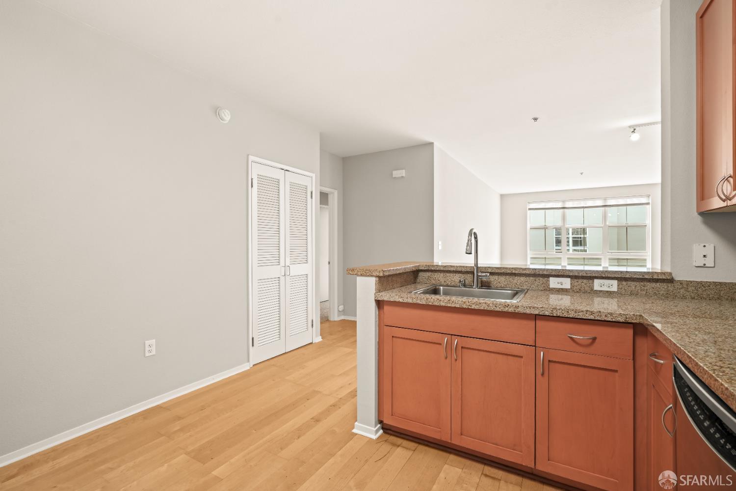 Detail Gallery Image 3 of 30 For 821 Folsom St #202,  San Francisco,  CA 94107 - 2 Beds | 2 Baths