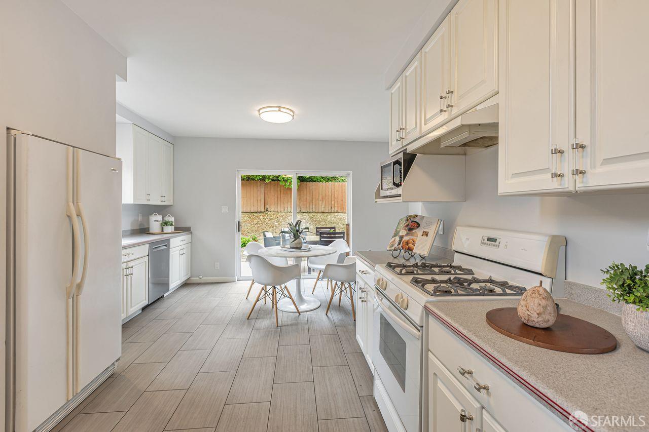 Detail Gallery Image 8 of 27 For 759 Maddux Dr, Daly City,  CA 94015 - 4 Beds | 2 Baths