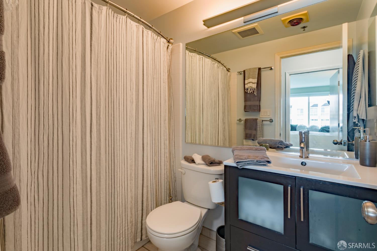 Photo #12: 425061933 Listing: Photo #12