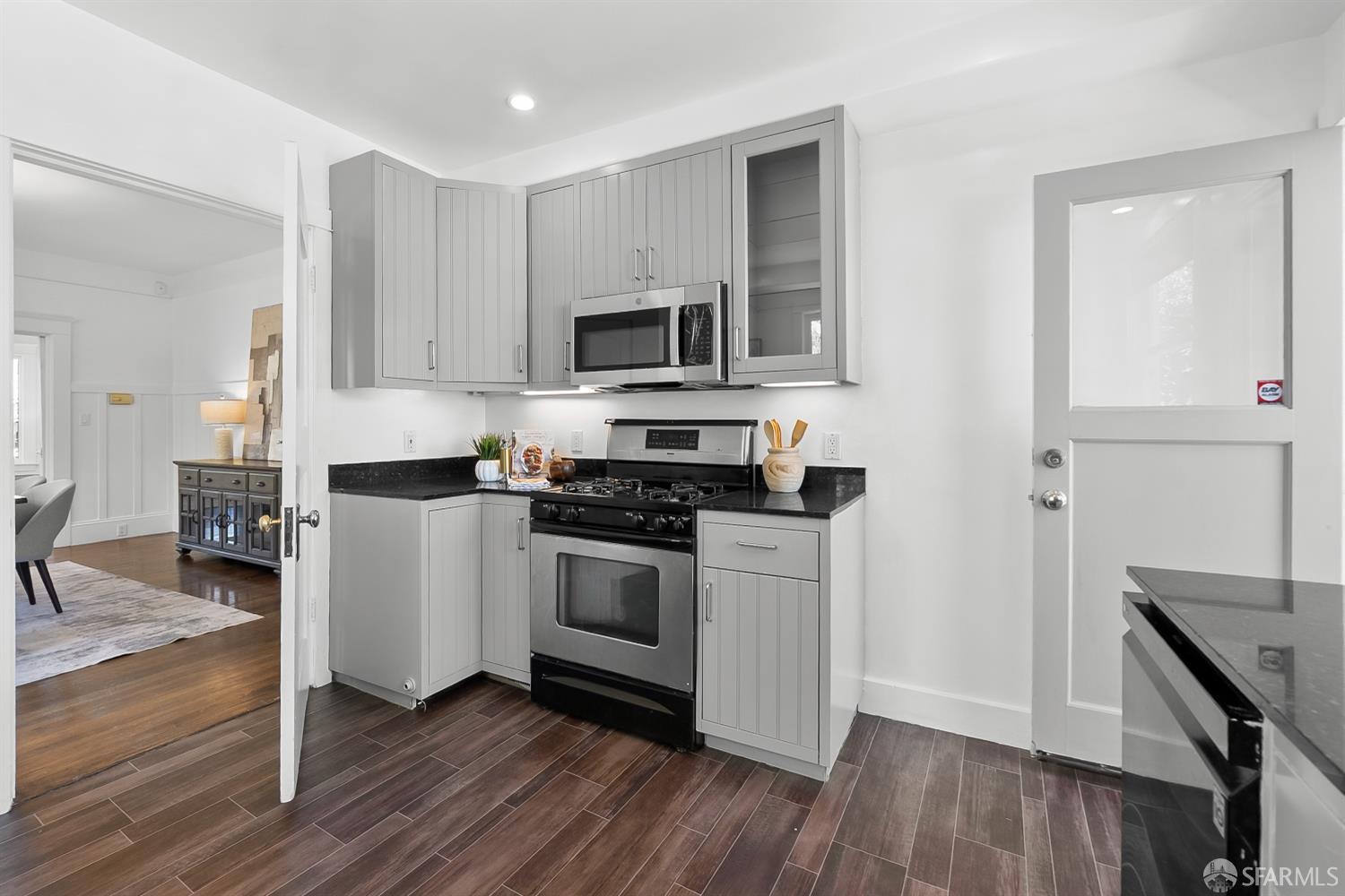 Detail Gallery Image 12 of 41 For 720 61st St, Oakland,  CA 94609 - – Beds | – Baths