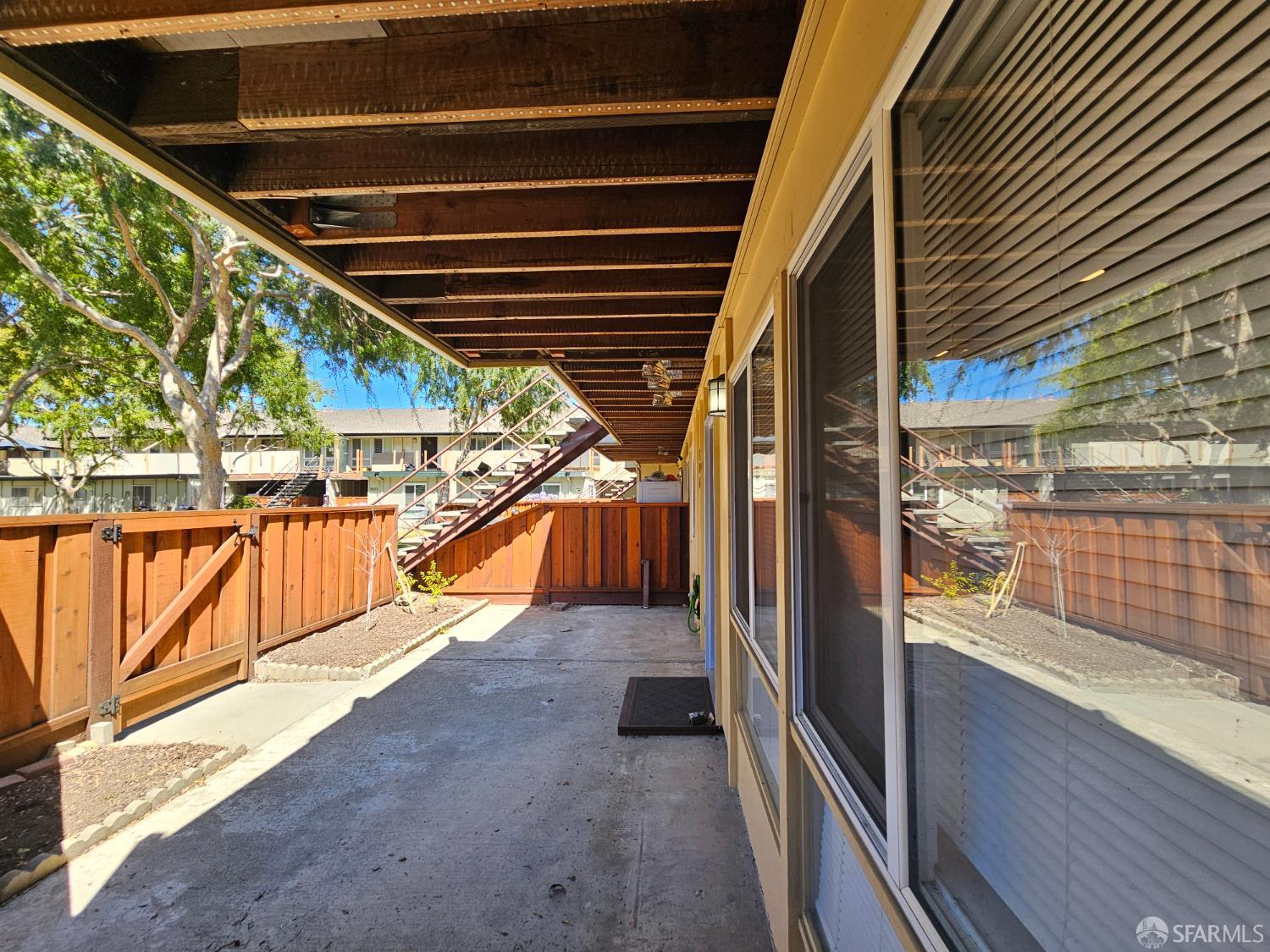 Detail Gallery Image 36 of 41 For 3001 Los Prados St #104,  San Mateo,  CA 94403 - 2 Beds | 2 Baths