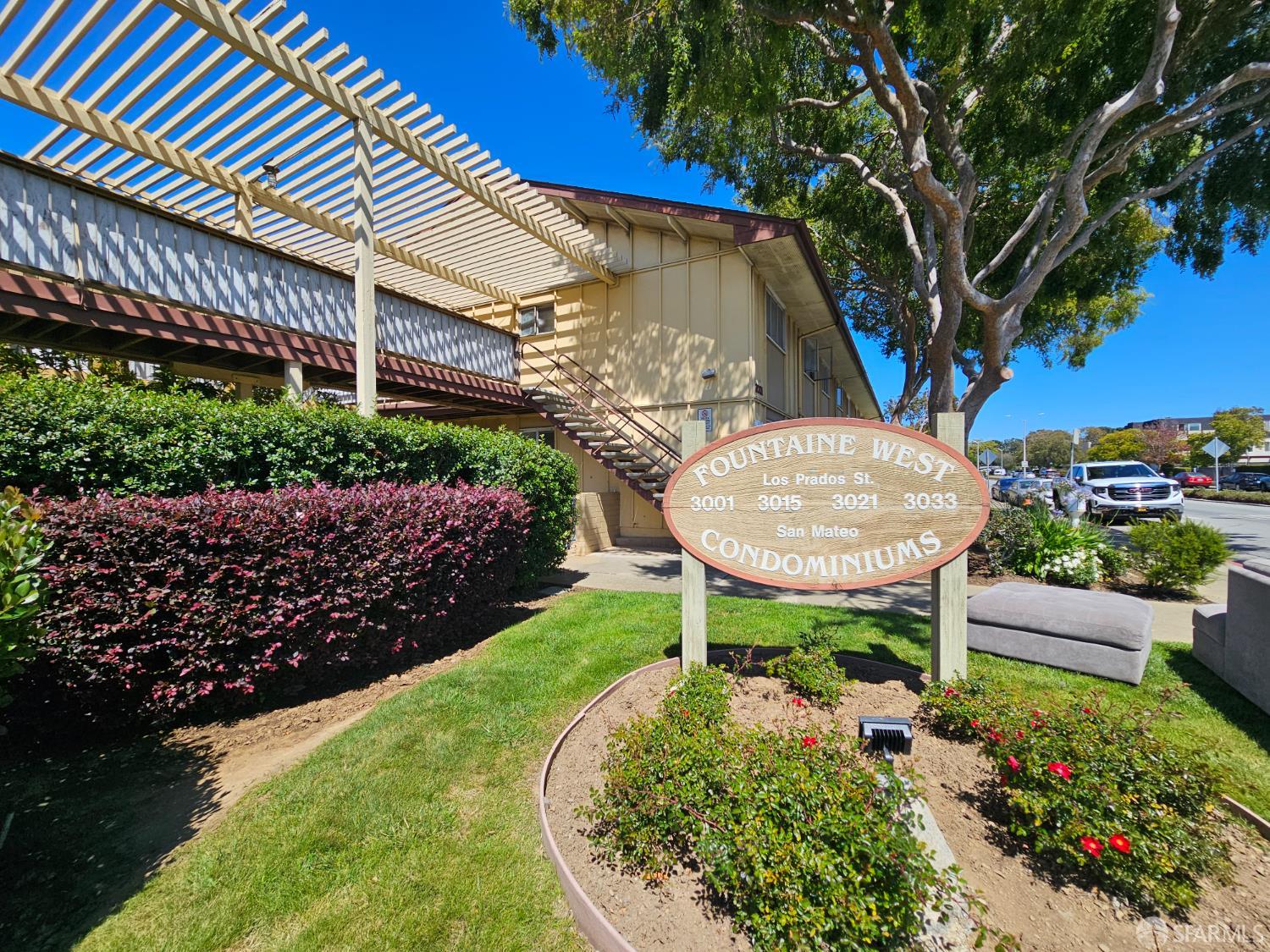 Detail Gallery Image 2 of 41 For 3001 Los Prados St #104,  San Mateo,  CA 94403 - 2 Beds | 2 Baths