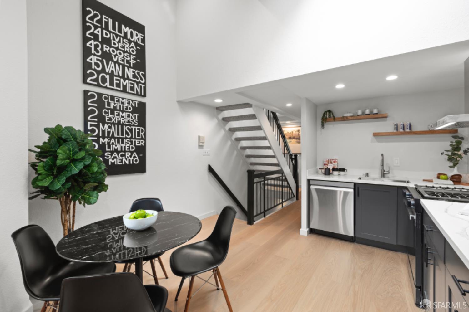 Detail Gallery Image 6 of 35 For 1200 Clayton St #12,  San Francisco,  CA 94114 - 1 Beds | 1 Baths