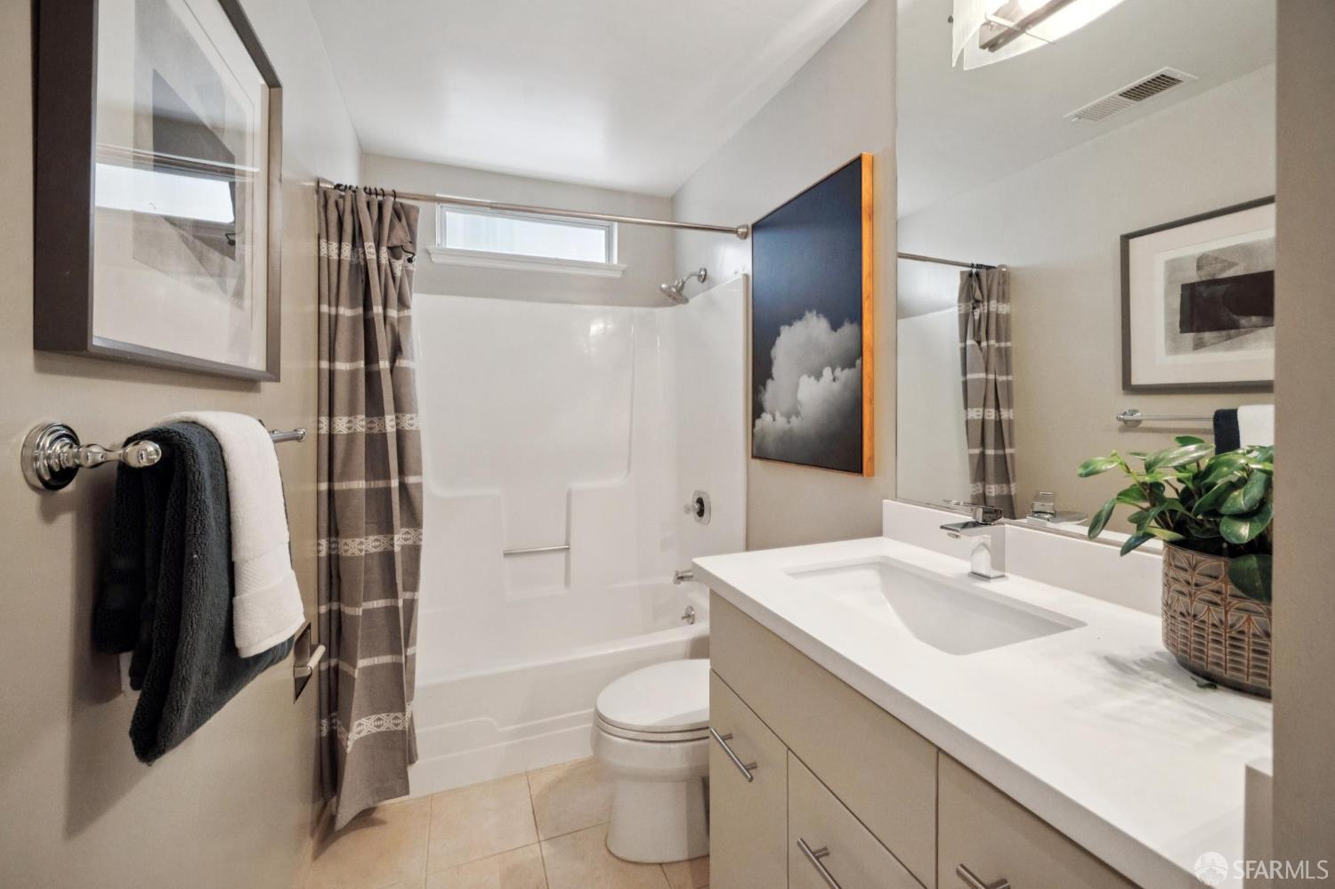 Detail Gallery Image 31 of 82 For 844 North Point St, San Francisco,  CA 94109 - 2 Beds | 2 Baths