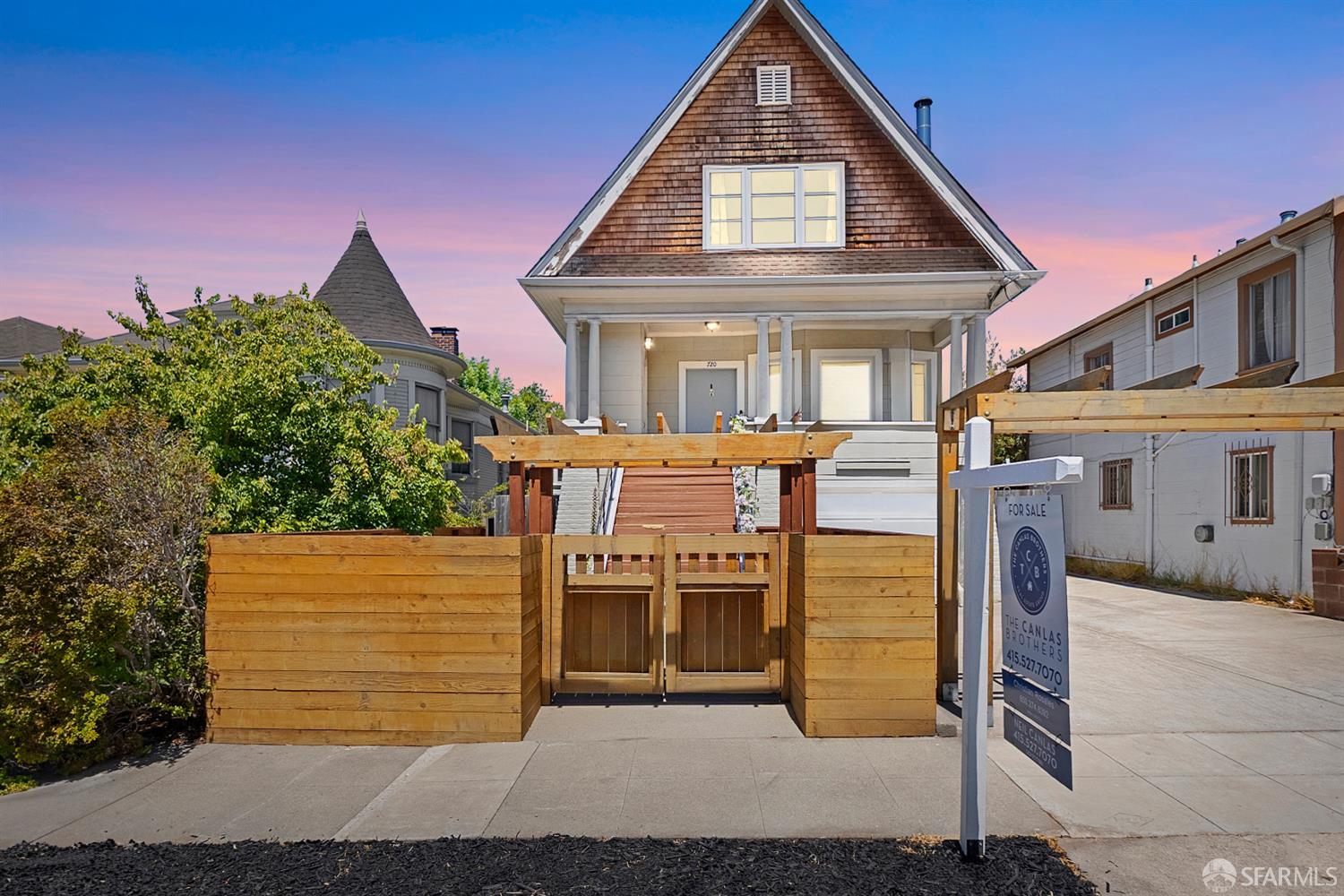 Detail Gallery Image 2 of 41 For 720 61st St, Oakland,  CA 94609 - – Beds | – Baths