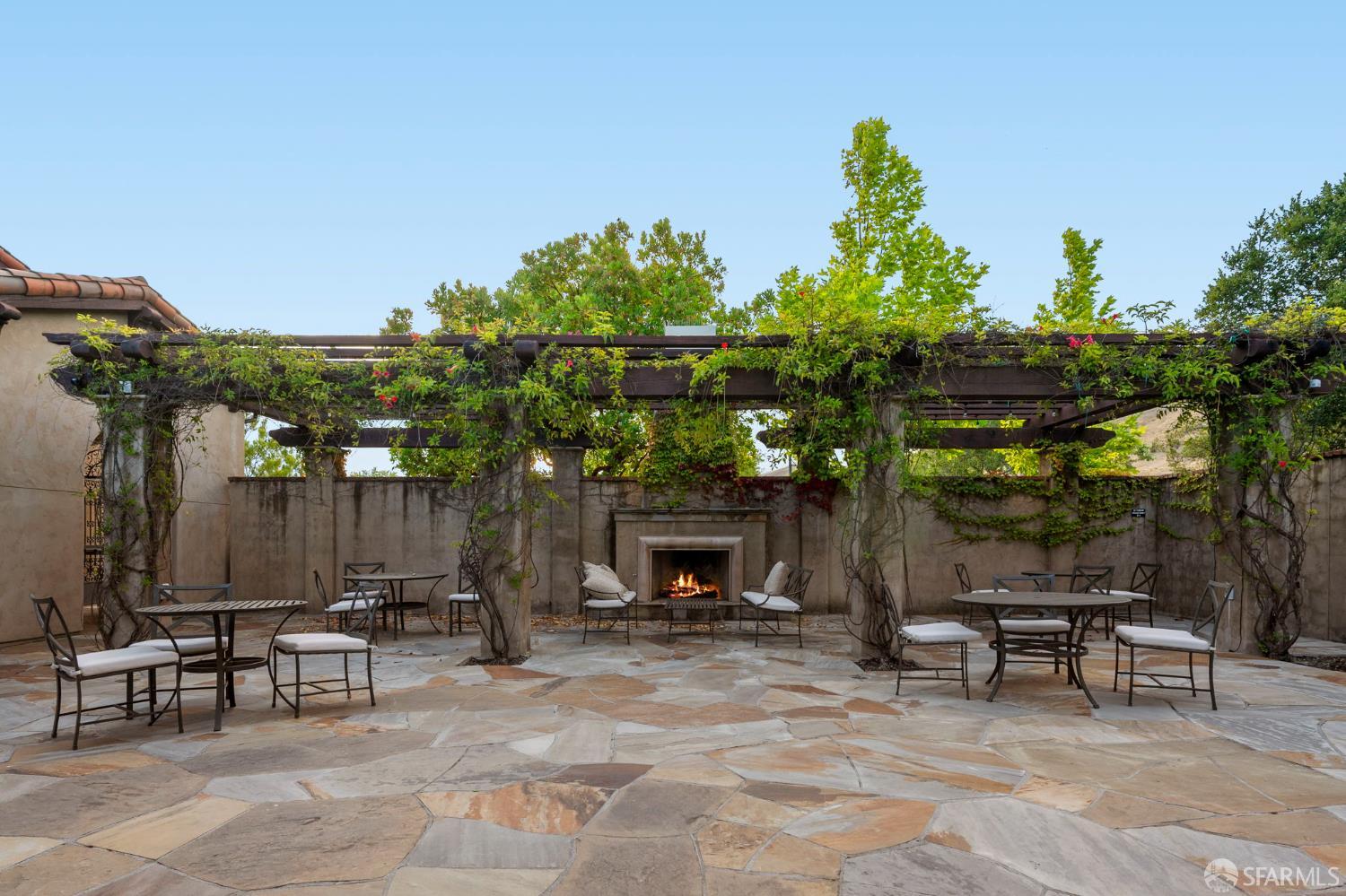 Detail Gallery Image 49 of 57 For 37 Big Rock Rd, Orinda,  CA 94563 - 5 Beds | 3/1 Baths