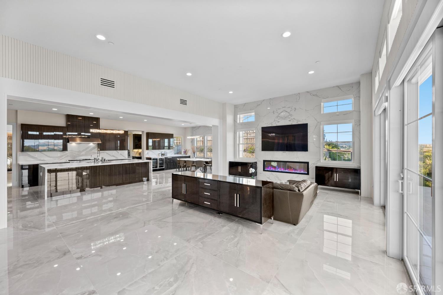 Detail Gallery Image 2 of 57 For 37 Big Rock Rd, Orinda,  CA 94563 - 5 Beds | 3/1 Baths