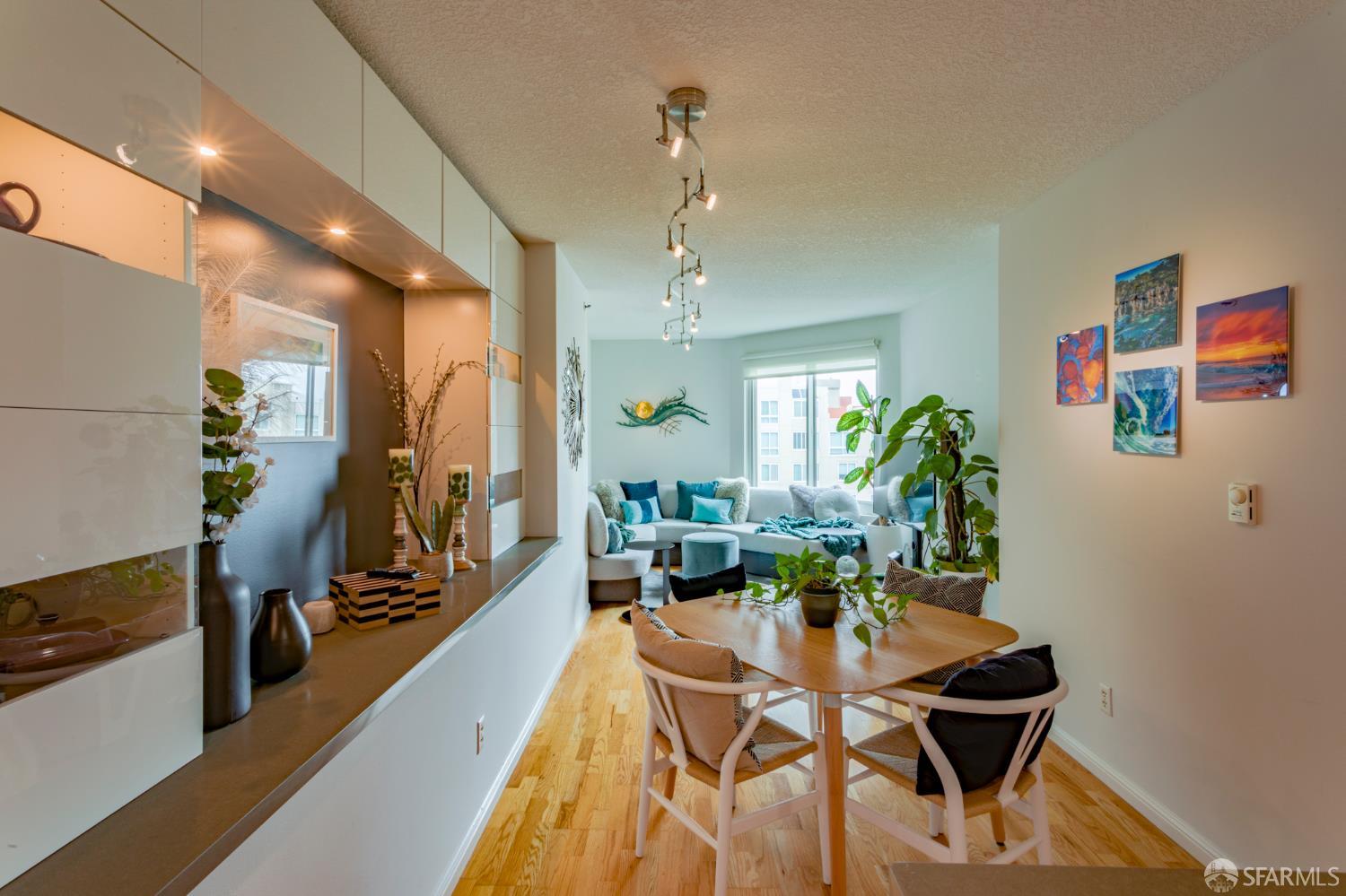 Photo #5: 425061933 Listing 