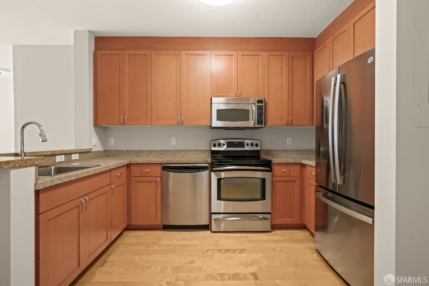 Detail Gallery Image 4 of 30 For 821 Folsom St #202,  San Francisco,  CA 94107 - 2 Beds | 2 Baths