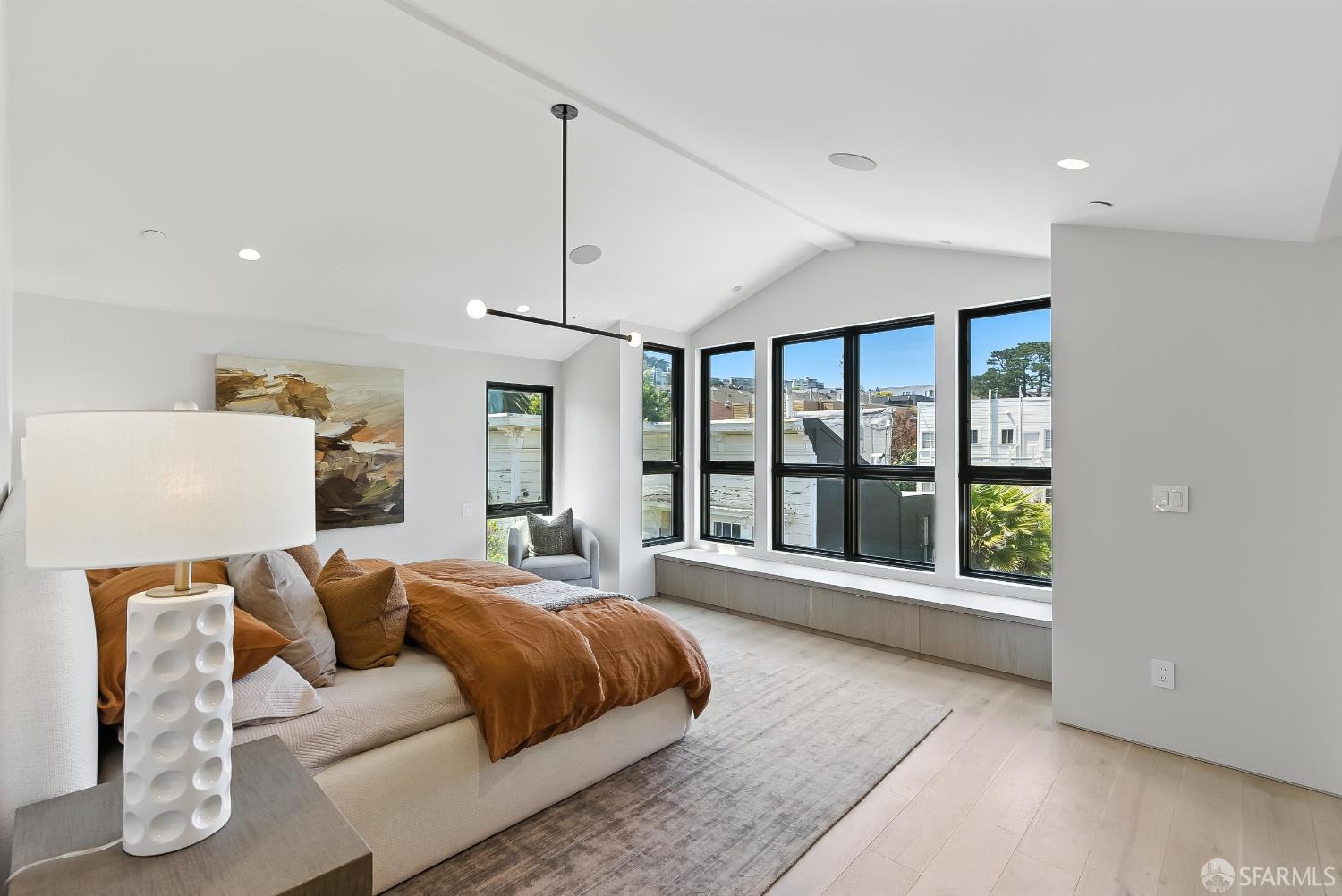 Detail Gallery Image 36 of 61 For 4234 24th St, San Francisco,  CA 94114 - 7 Beds | 5/2 Baths