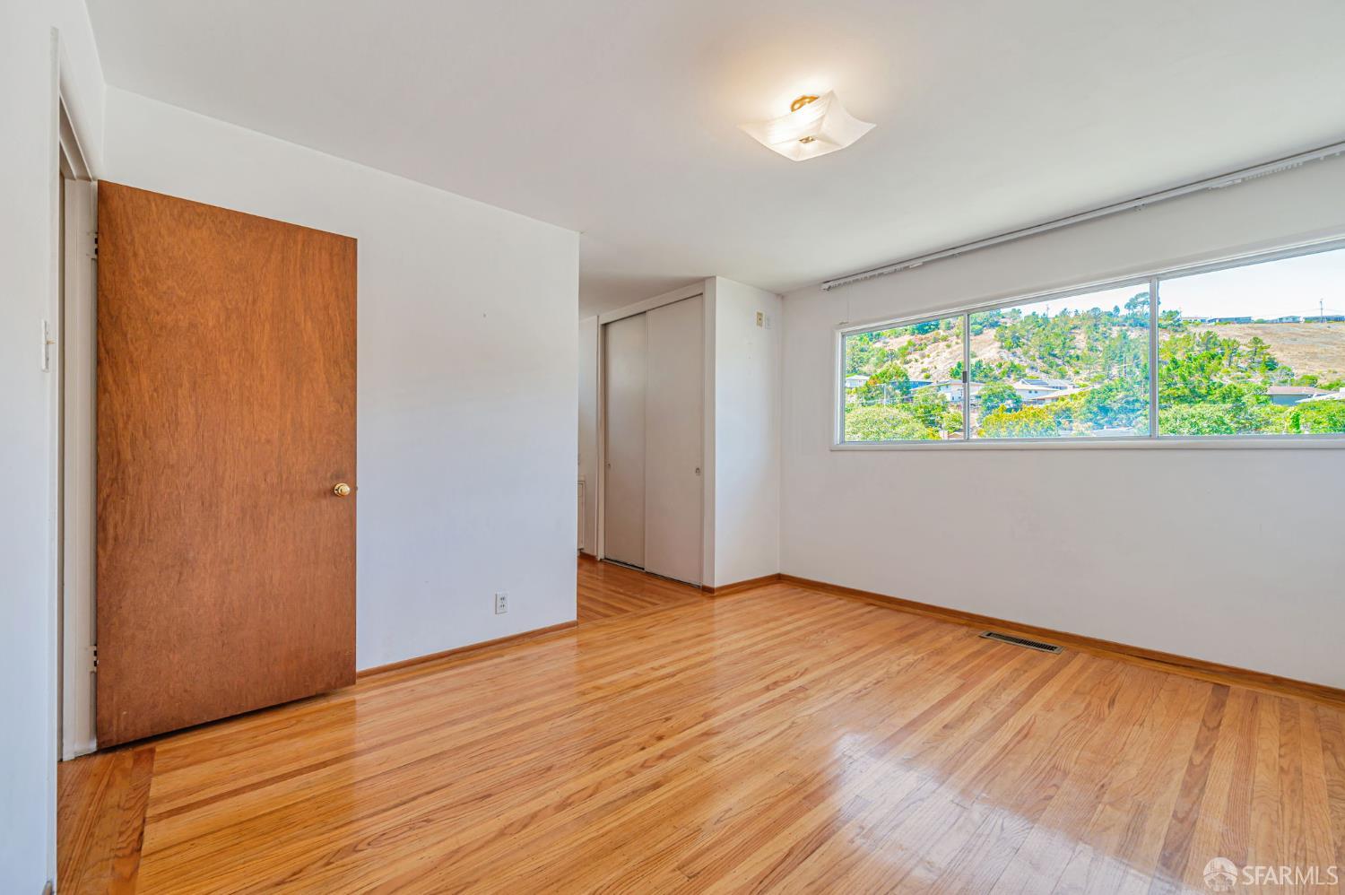 Detail Gallery Image 19 of 37 For 956 Helen Dr, Millbrae,  CA 94030 - 3 Beds | 2/1 Baths