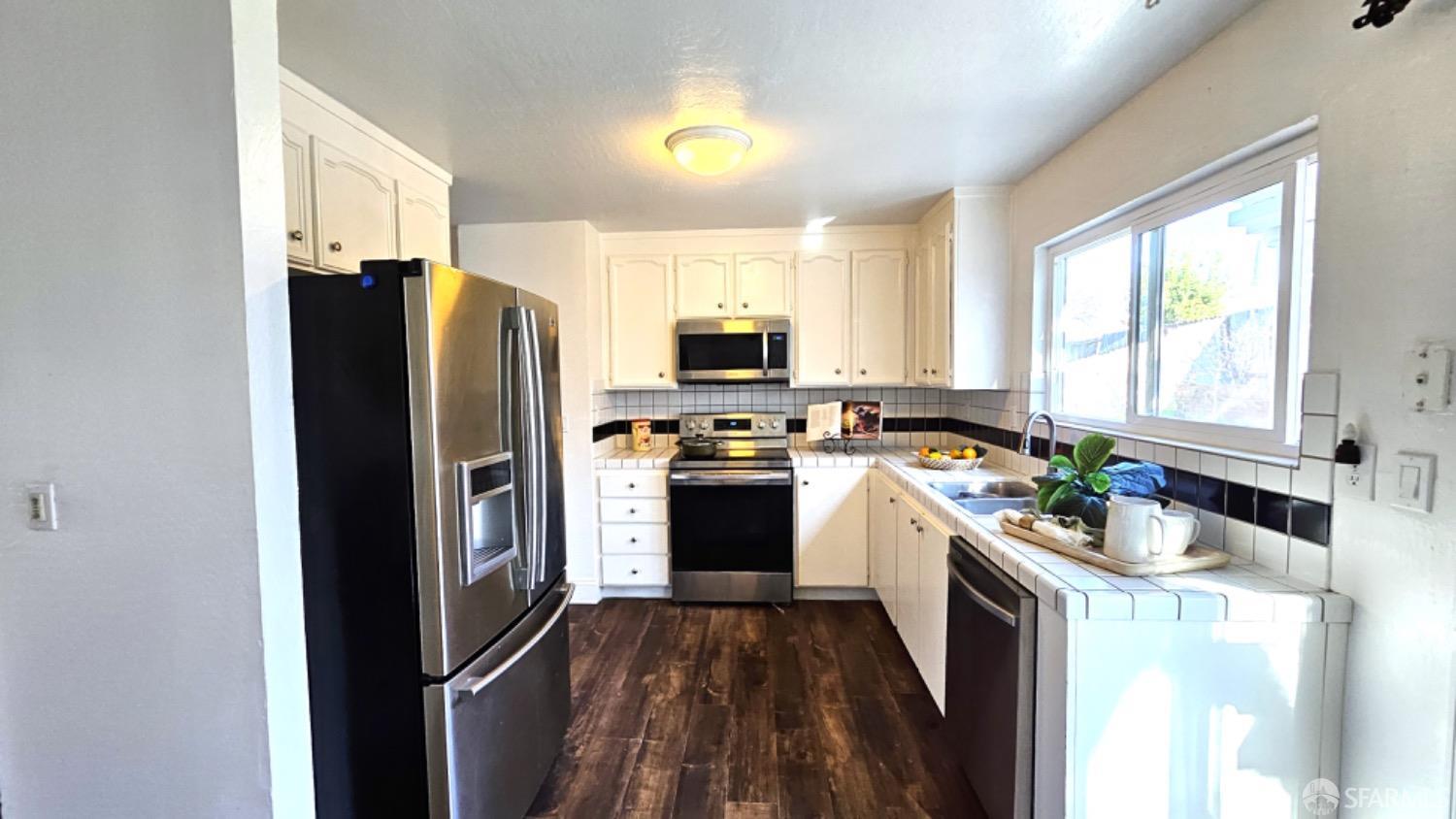 Detail Gallery Image 8 of 21 For 3717 Gentrytown Dr, Antioch,  CA 94509 - 3 Beds | 1 Baths