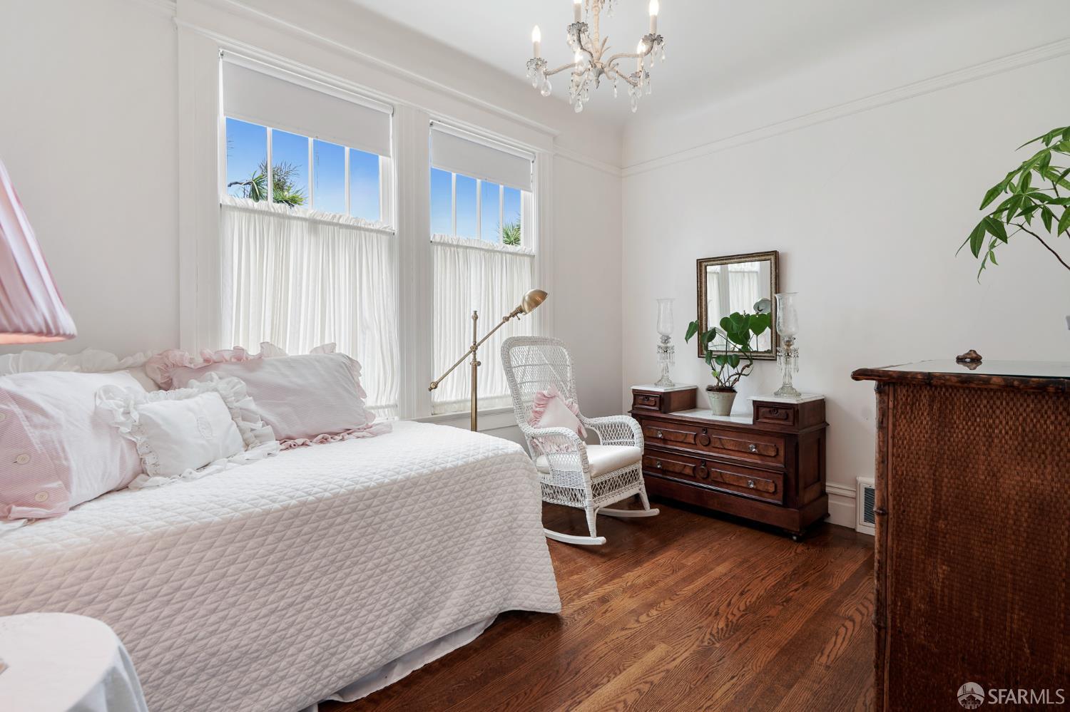 Detail Gallery Image 32 of 45 For 941 Lombard St, San Francisco,  CA 94133 - 2 Beds | 1 Baths