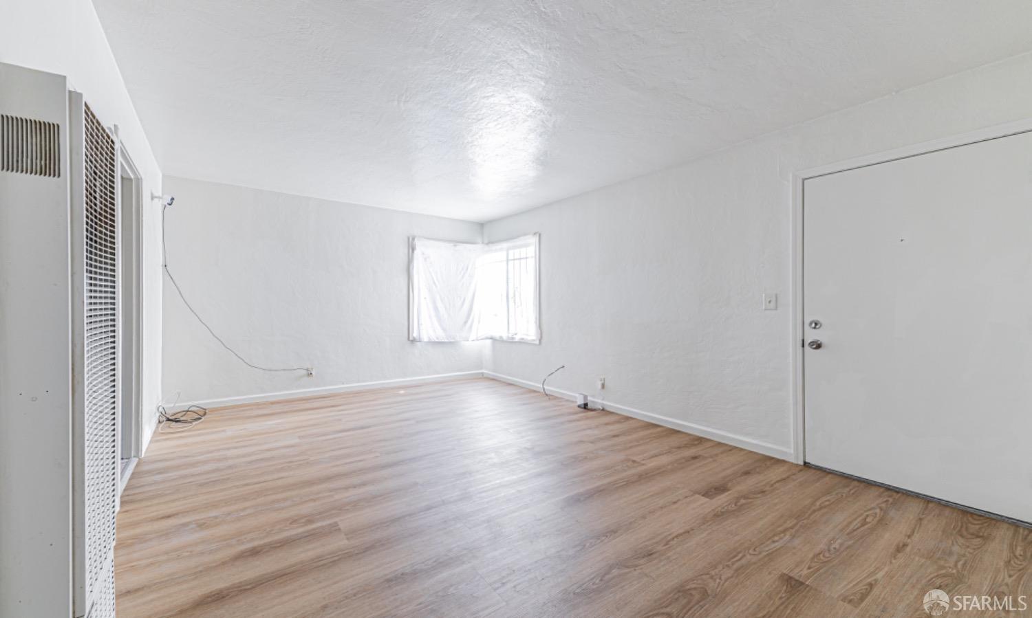 Detail Gallery Image 15 of 28 For 855 Apple St, Oakland,  CA 94603 - 4 Beds | 2 Baths