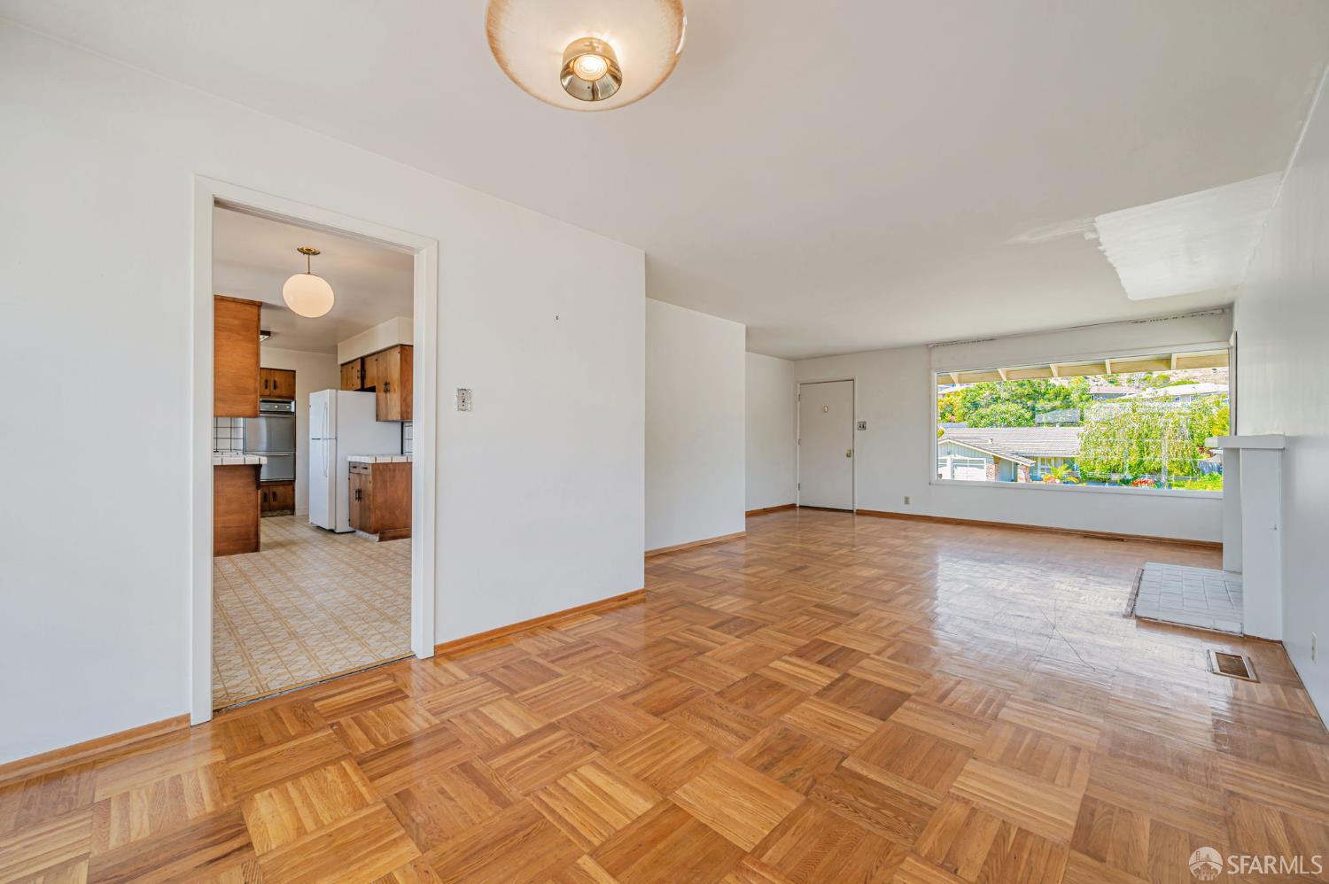 Detail Gallery Image 8 of 37 For 956 Helen Dr, Millbrae,  CA 94030 - 3 Beds | 2/1 Baths