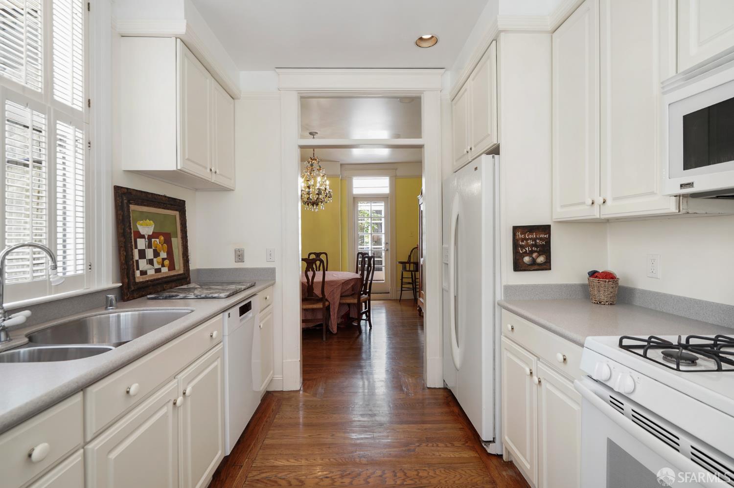 Detail Gallery Image 23 of 45 For 941 Lombard St, San Francisco,  CA 94133 - 2 Beds | 1 Baths
