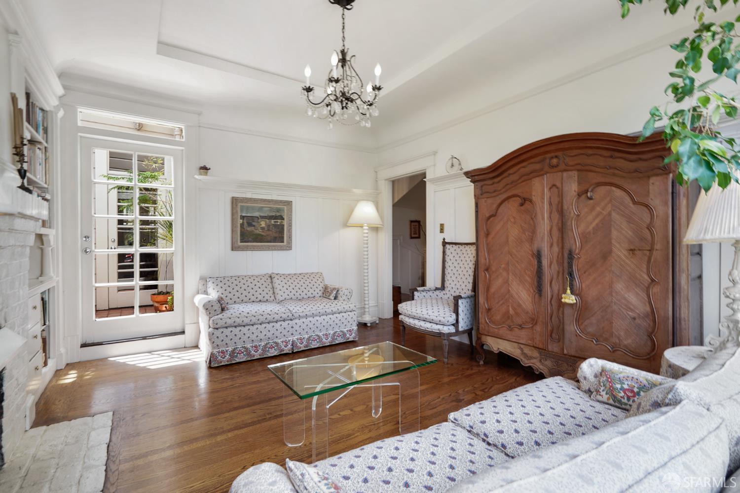 Detail Gallery Image 12 of 45 For 941 Lombard St, San Francisco,  CA 94133 - 2 Beds | 1 Baths