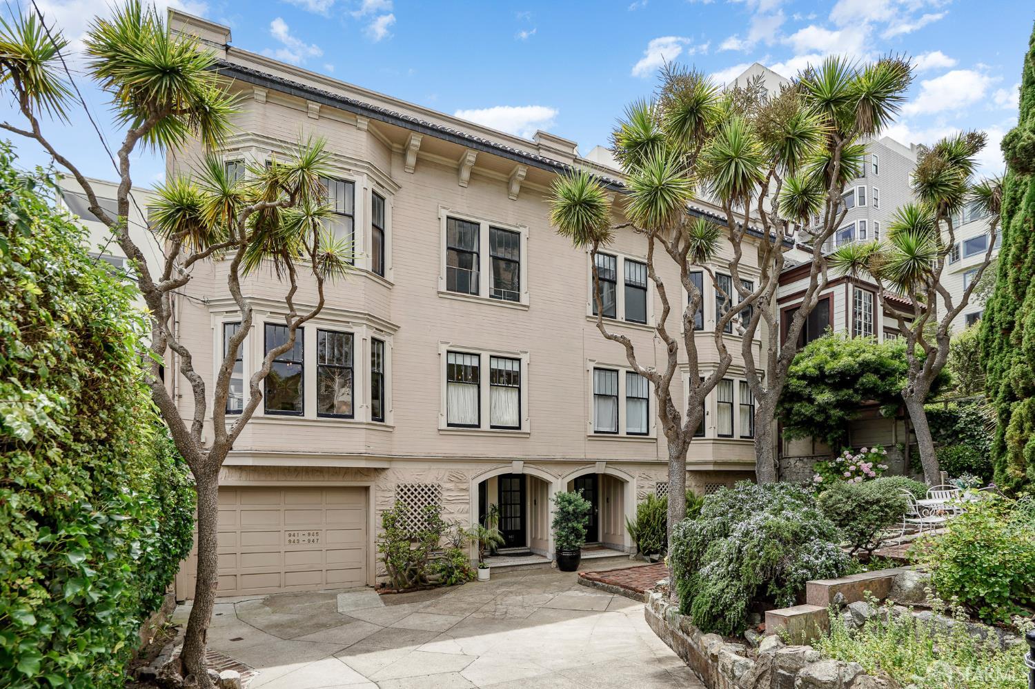 Detail Gallery Image 6 of 45 For 941 Lombard St, San Francisco,  CA 94133 - 2 Beds | 1 Baths