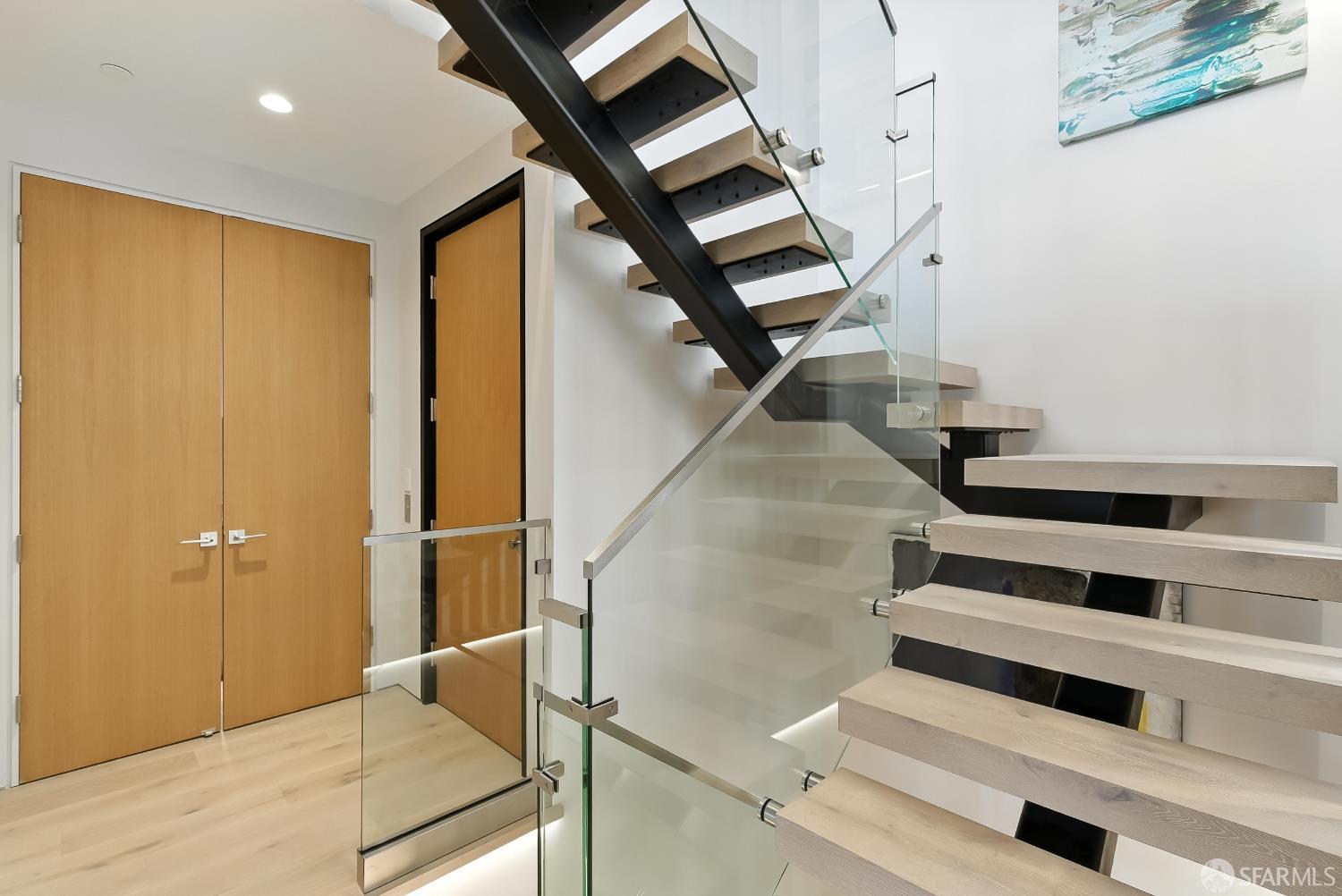 Detail Gallery Image 27 of 61 For 4234 24th St, San Francisco,  CA 94114 - 7 Beds | 5/2 Baths