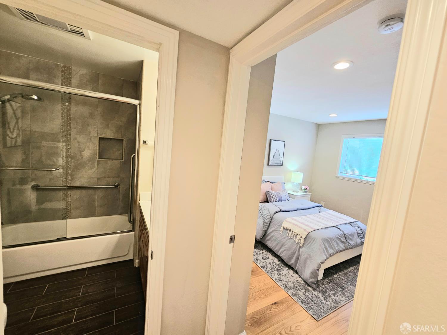 Detail Gallery Image 20 of 41 For 3001 Los Prados St #104,  San Mateo,  CA 94403 - 2 Beds | 2 Baths