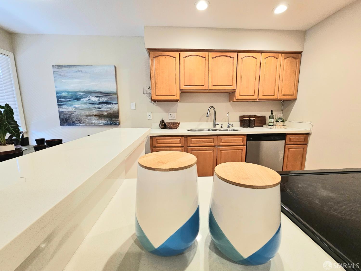 Detail Gallery Image 13 of 41 For 3001 Los Prados St #104,  San Mateo,  CA 94403 - 2 Beds | 2 Baths