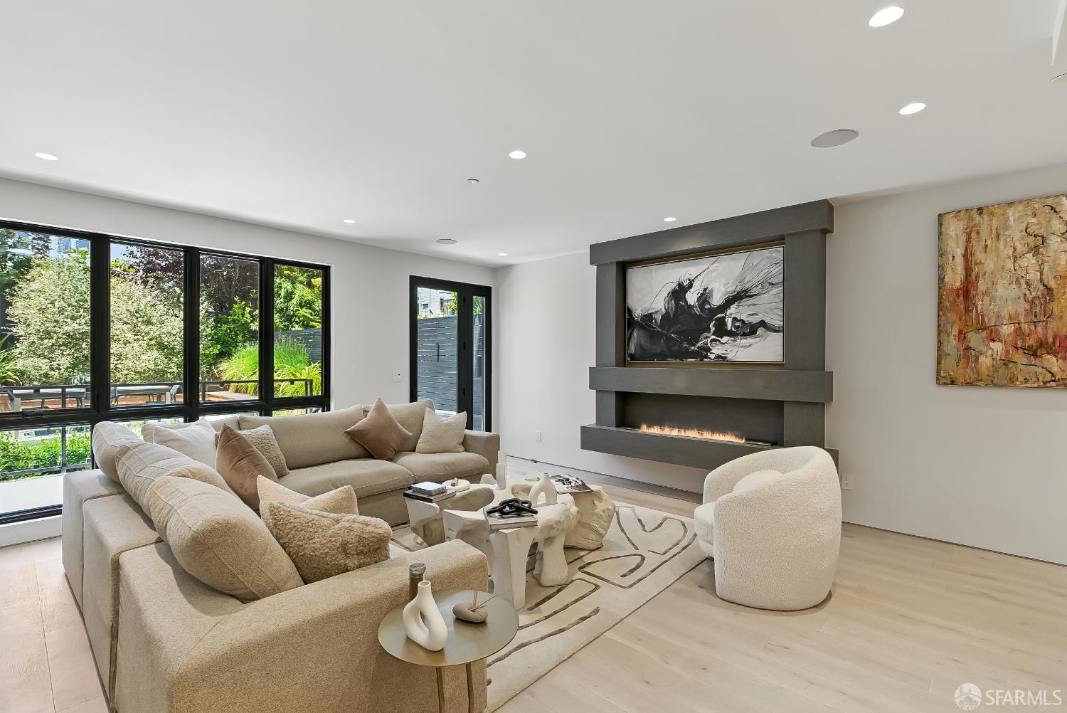 Detail Gallery Image 9 of 62 For 4234 24th St, San Francisco,  CA 94114 - – Beds | – Baths