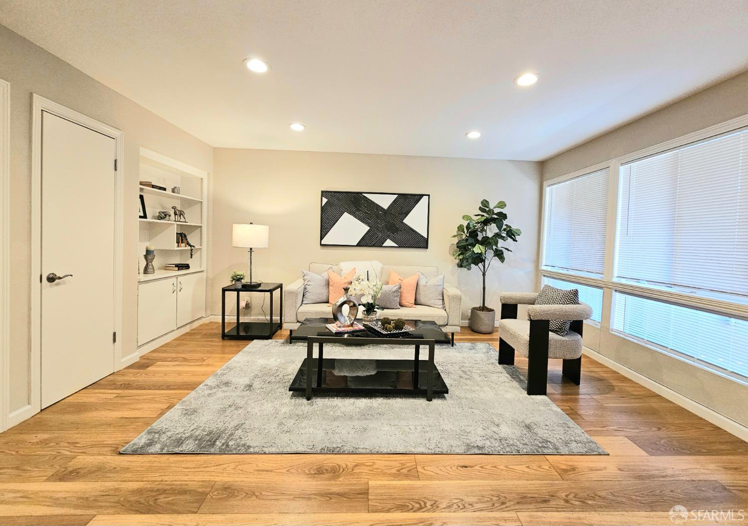Detail Gallery Image 10 of 41 For 3001 Los Prados St #104,  San Mateo,  CA 94403 - 2 Beds | 2 Baths