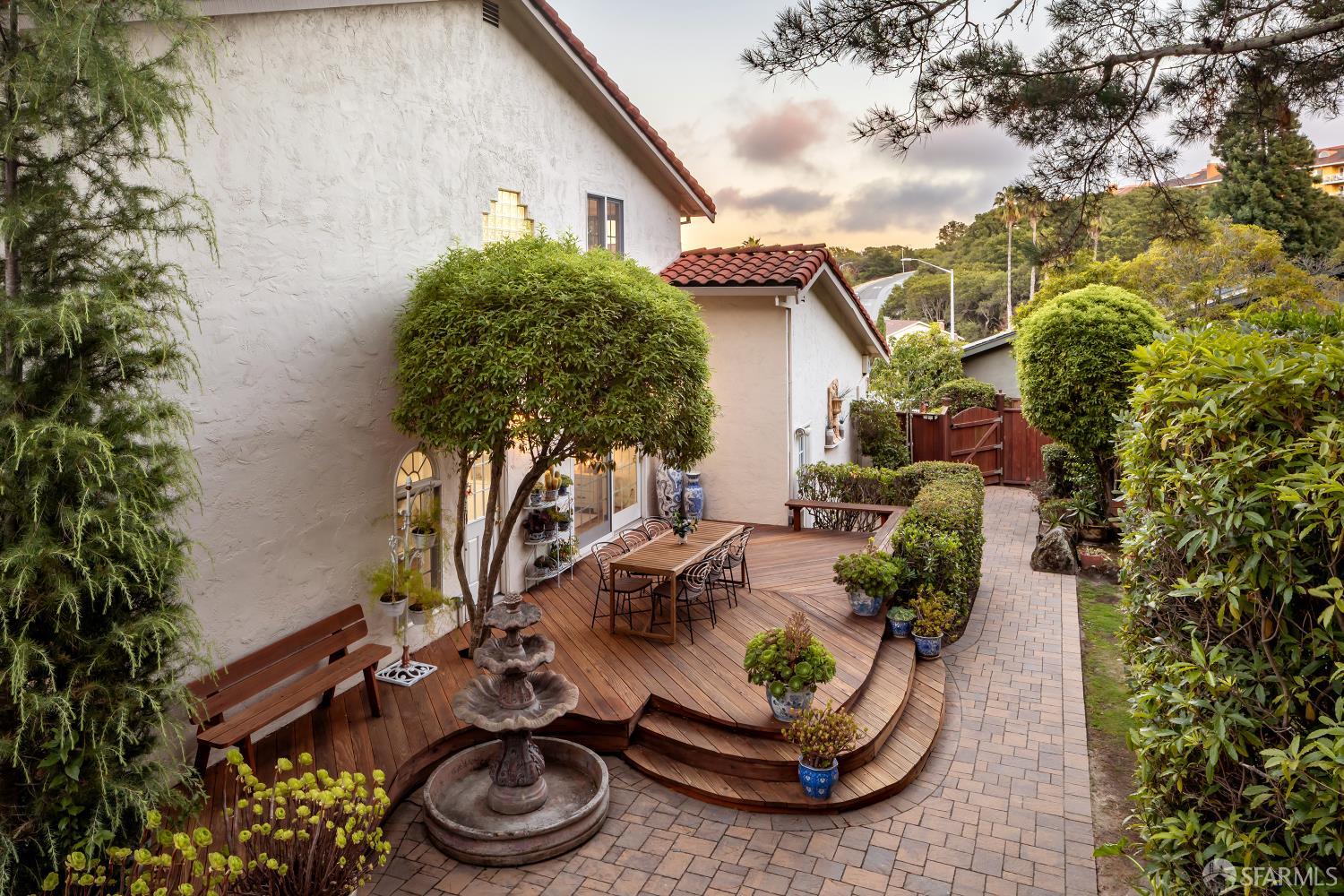 Detail Gallery Image 26 of 37 For 35 Pinewood Ct, San Mateo,  CA 94403 - 5 Beds | 2/1 Baths